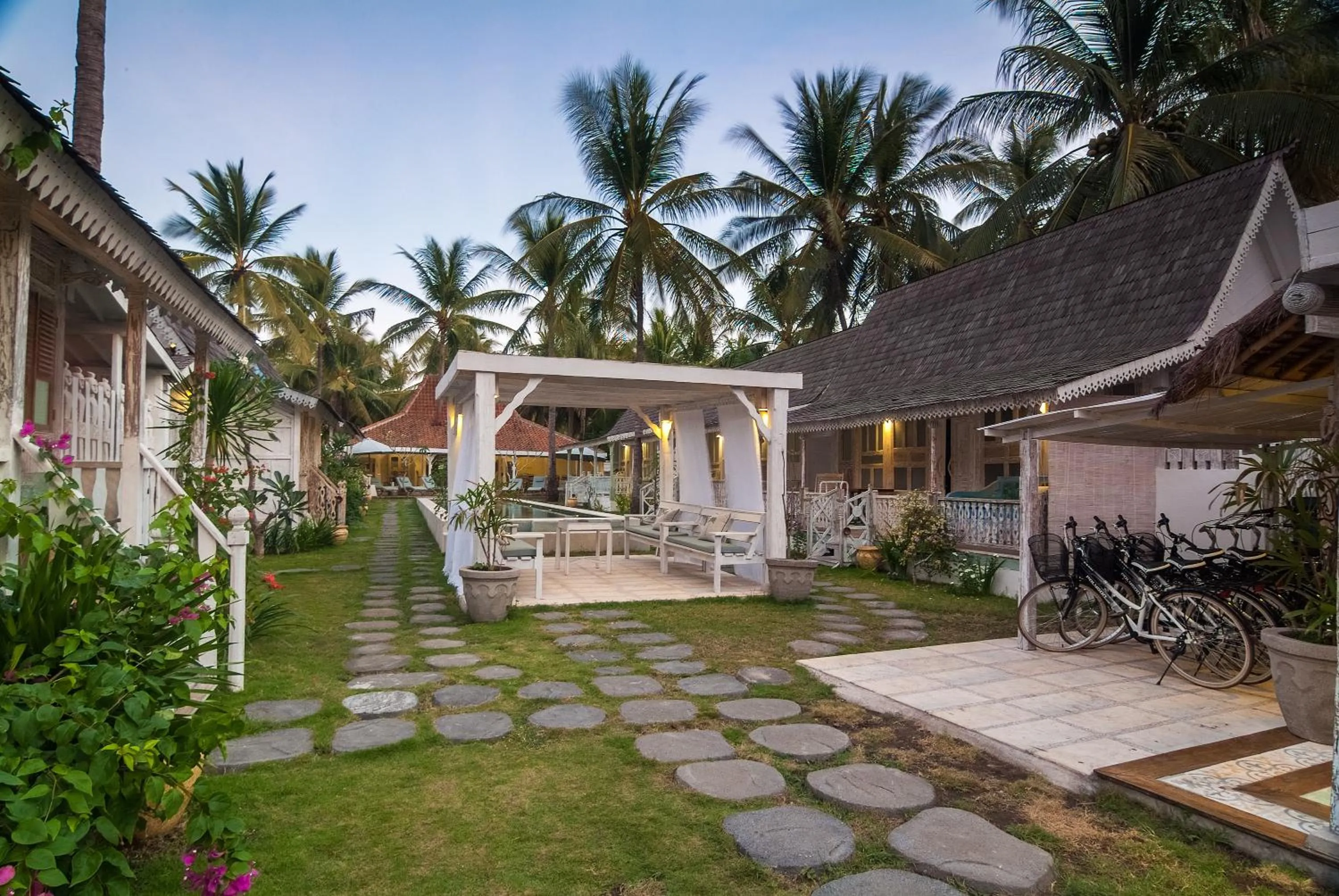 Facade/entrance in Palmeto Village