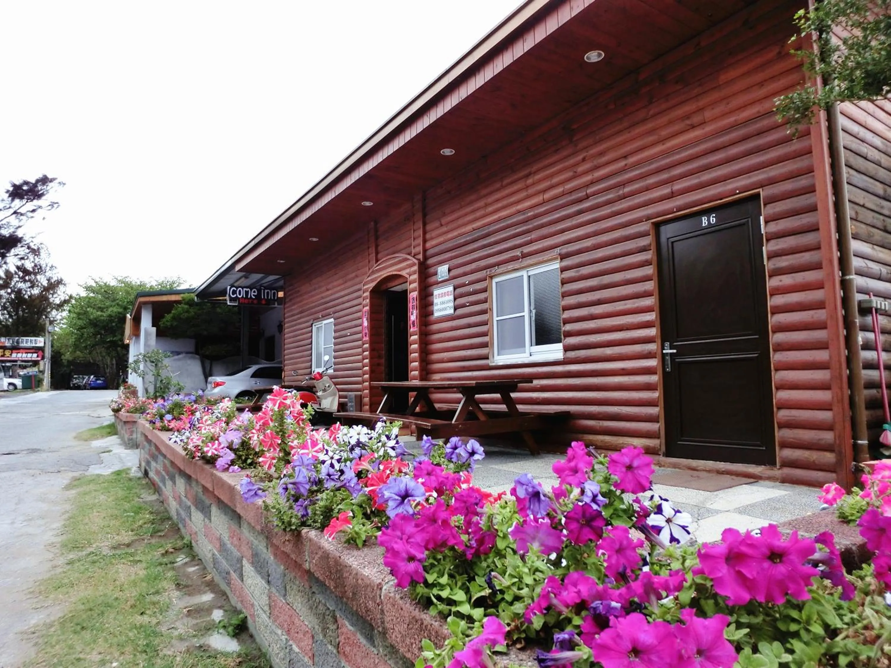 Facade/entrance in Xing Ji Bungalow