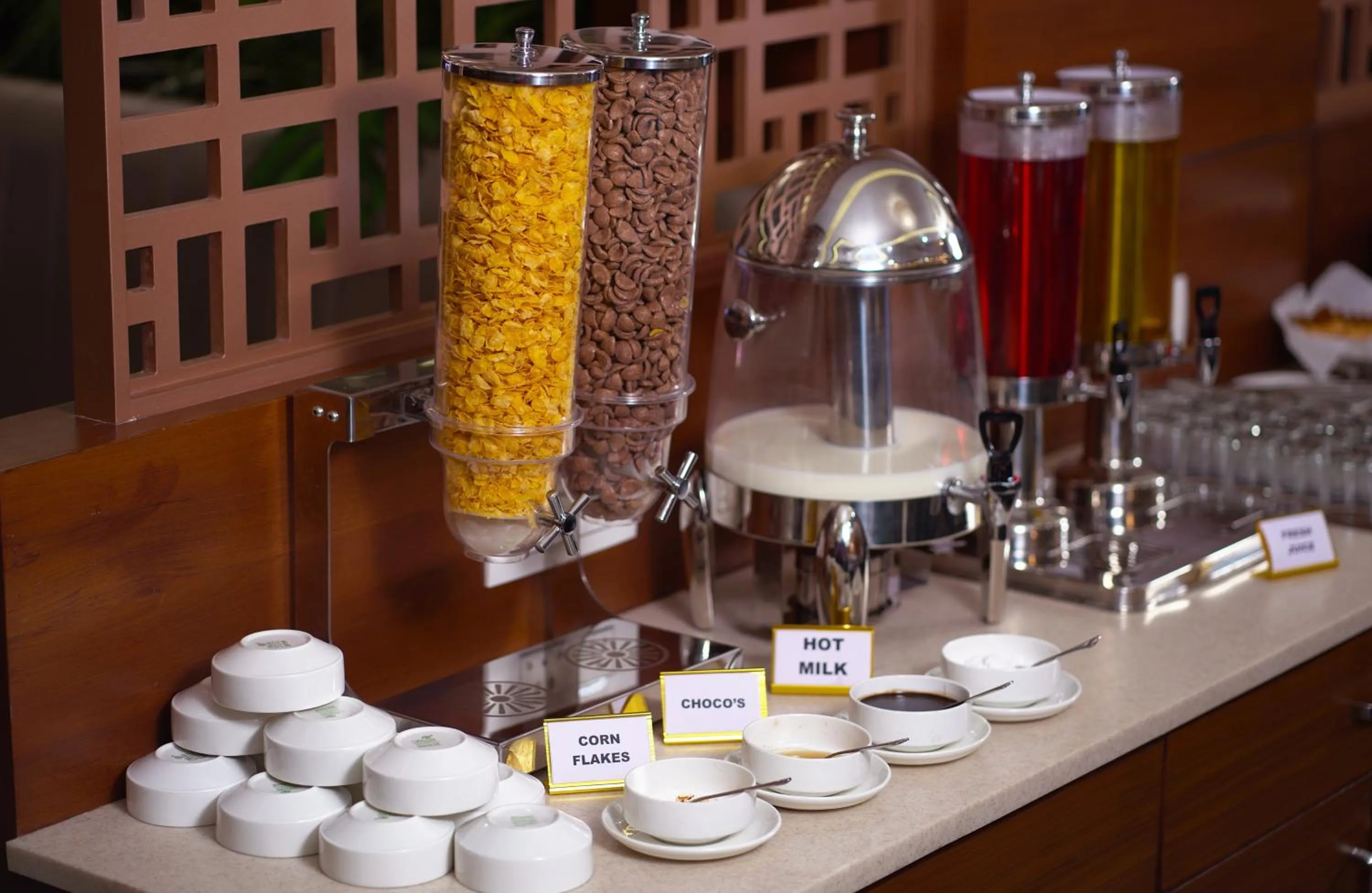 Restaurant/places to eat in Sai Maa Hotel & Residency