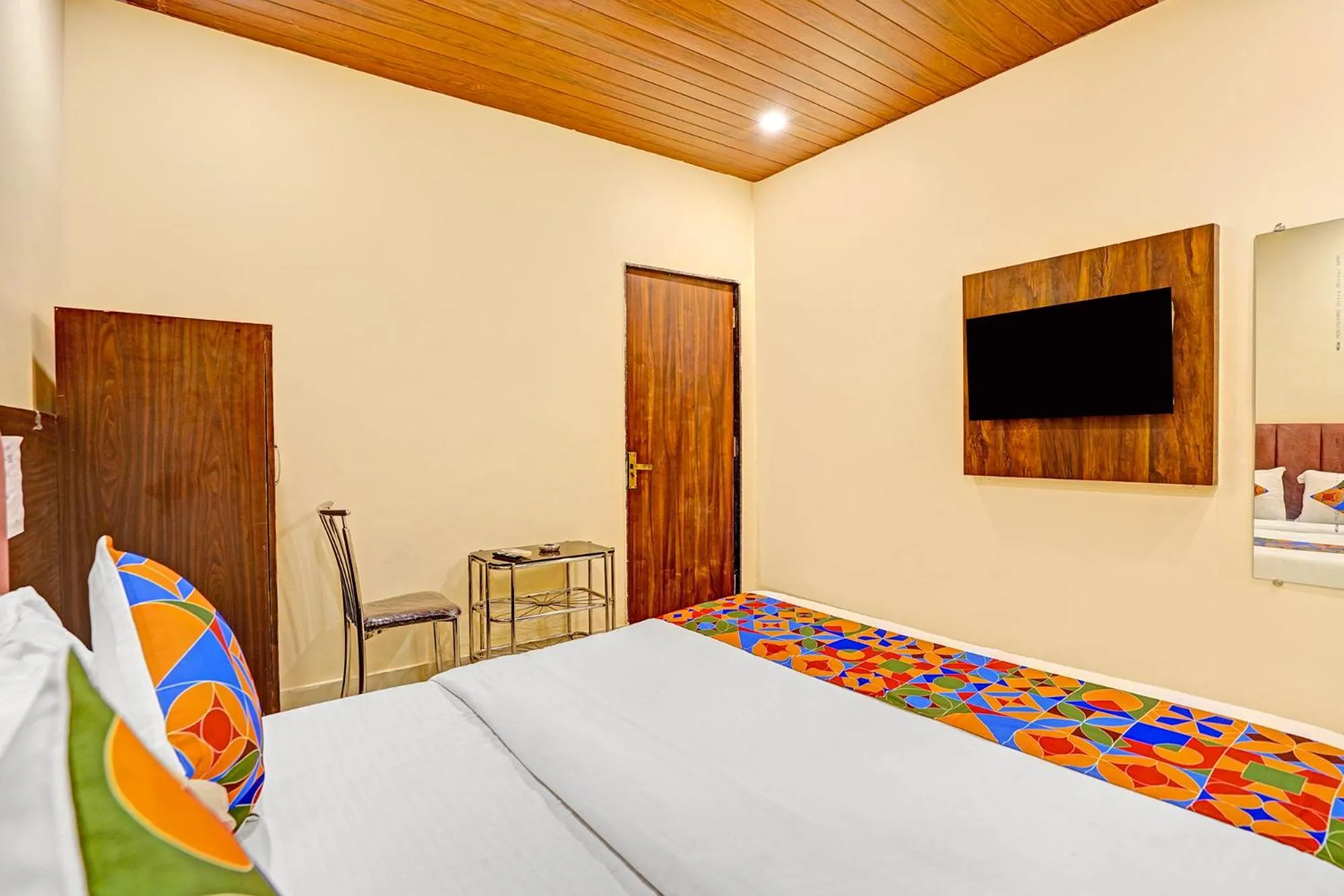 Bed in Via Surya Grand