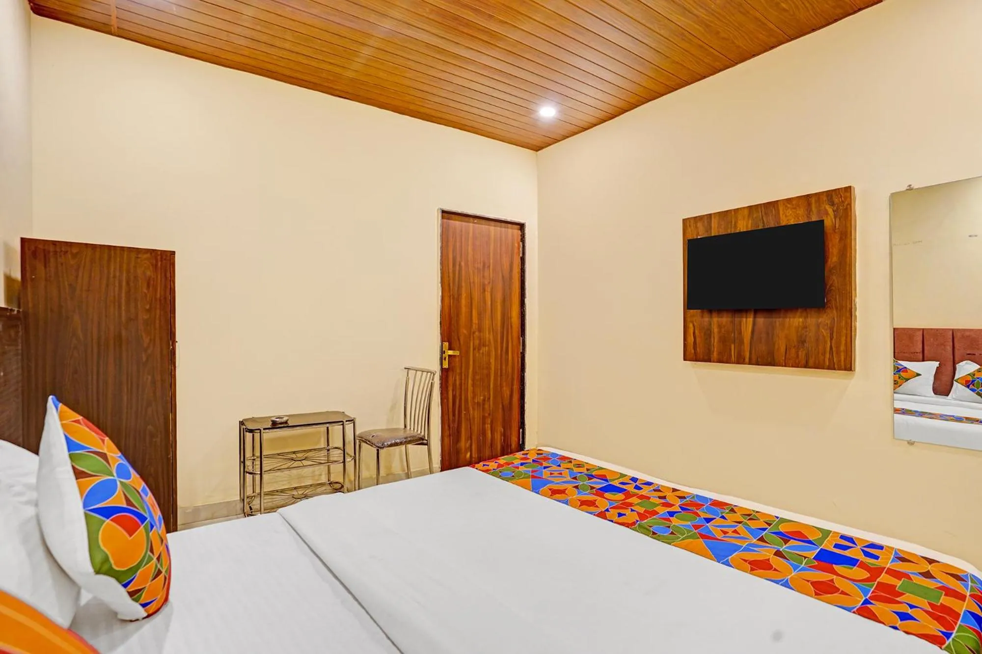 Bed in Via Surya Grand