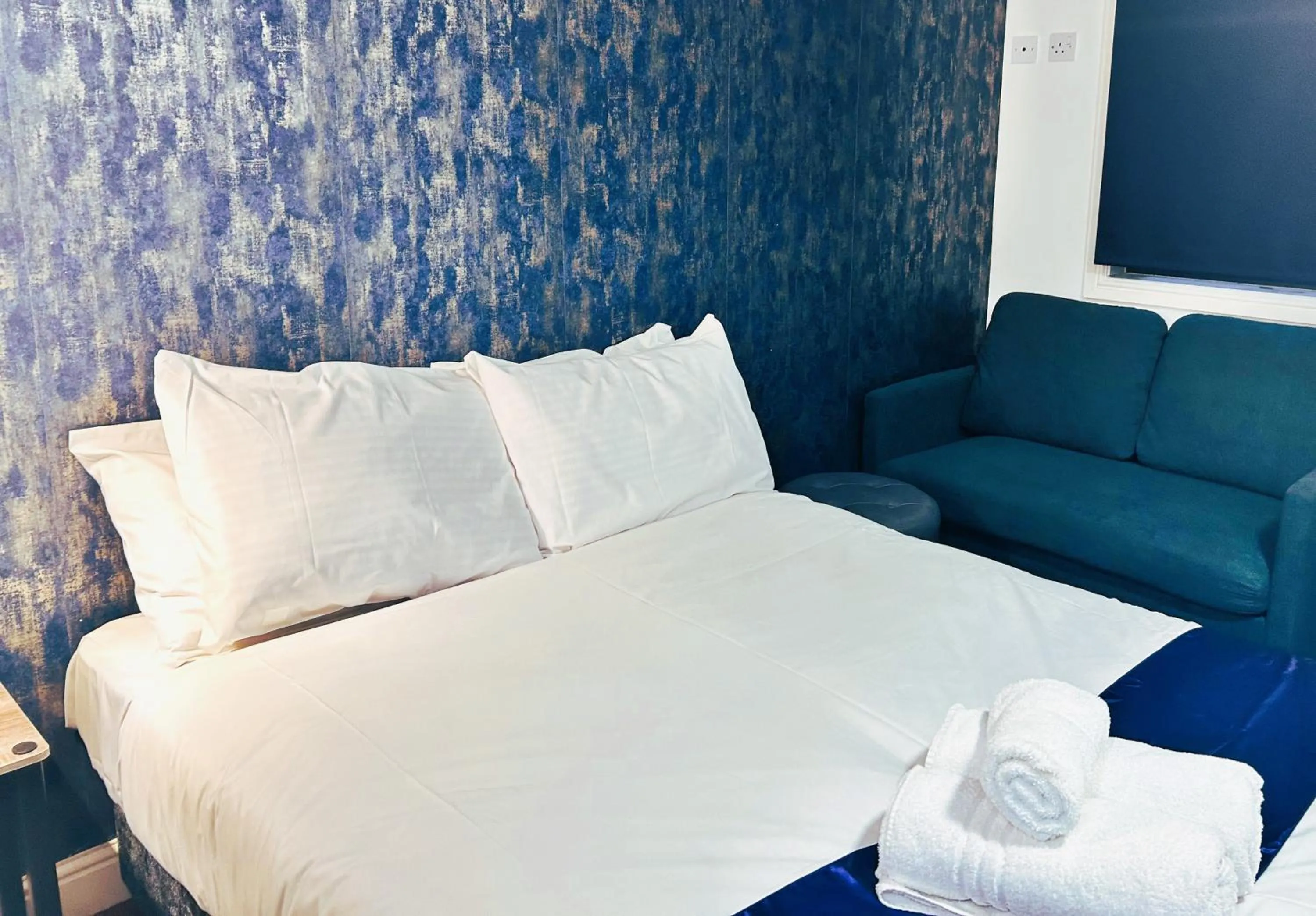 Bed in Hillcrest Liverpool City Central