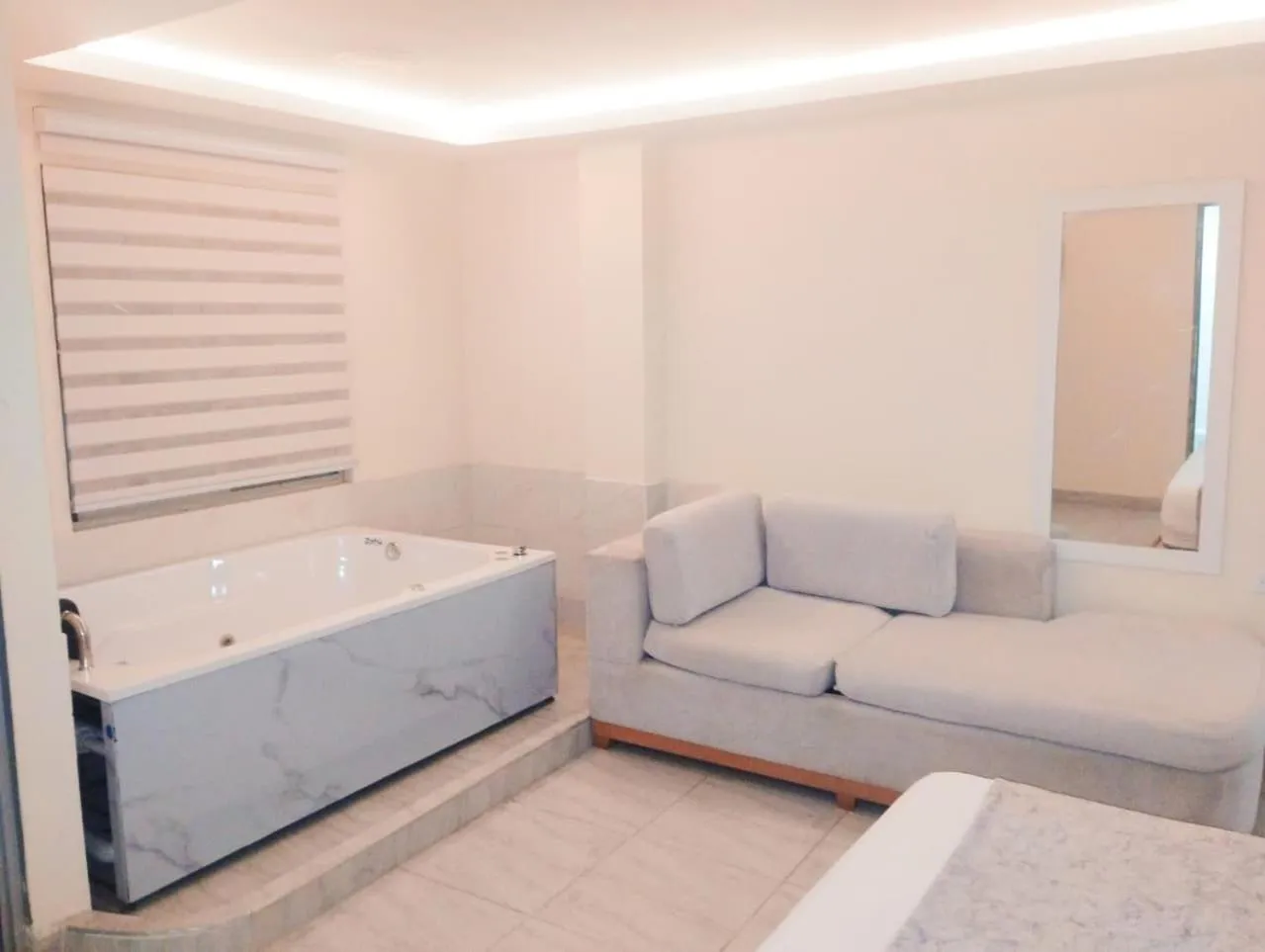 Hot Tub, Bed in Hotel Magistral Suiter