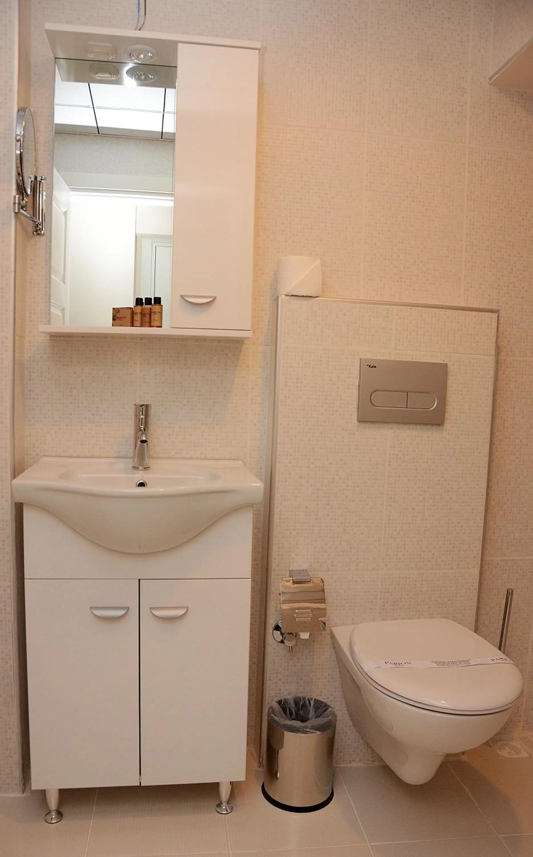 Bathroom in ParionHouse Hotel