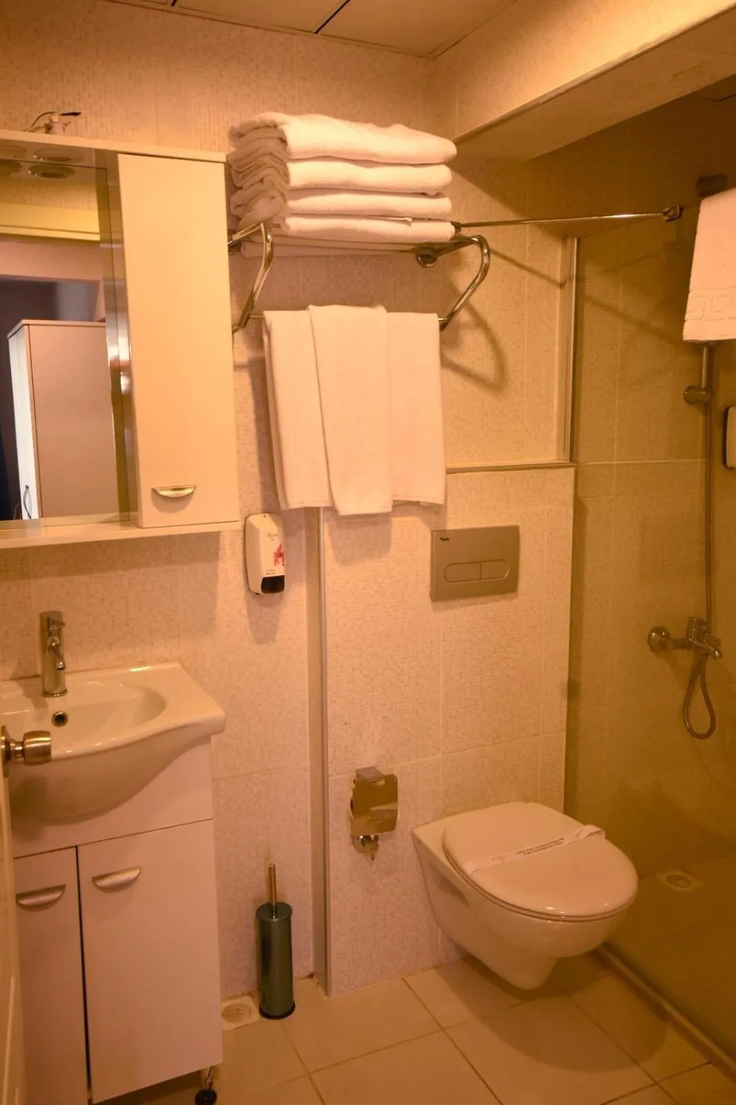 Shower in ParionHouse Hotel