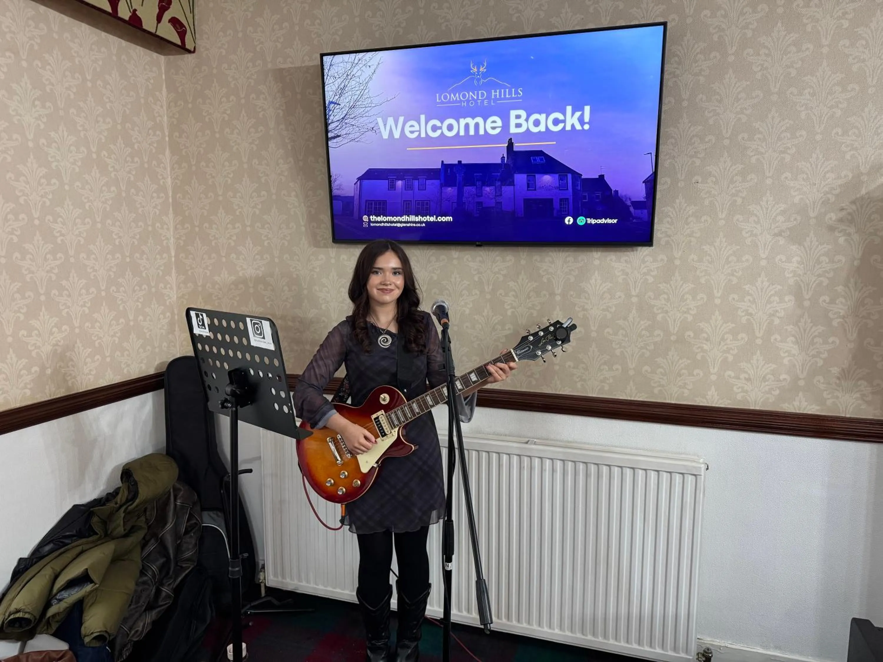 Evening entertainment in Lomond Hills Hotel & Health Club