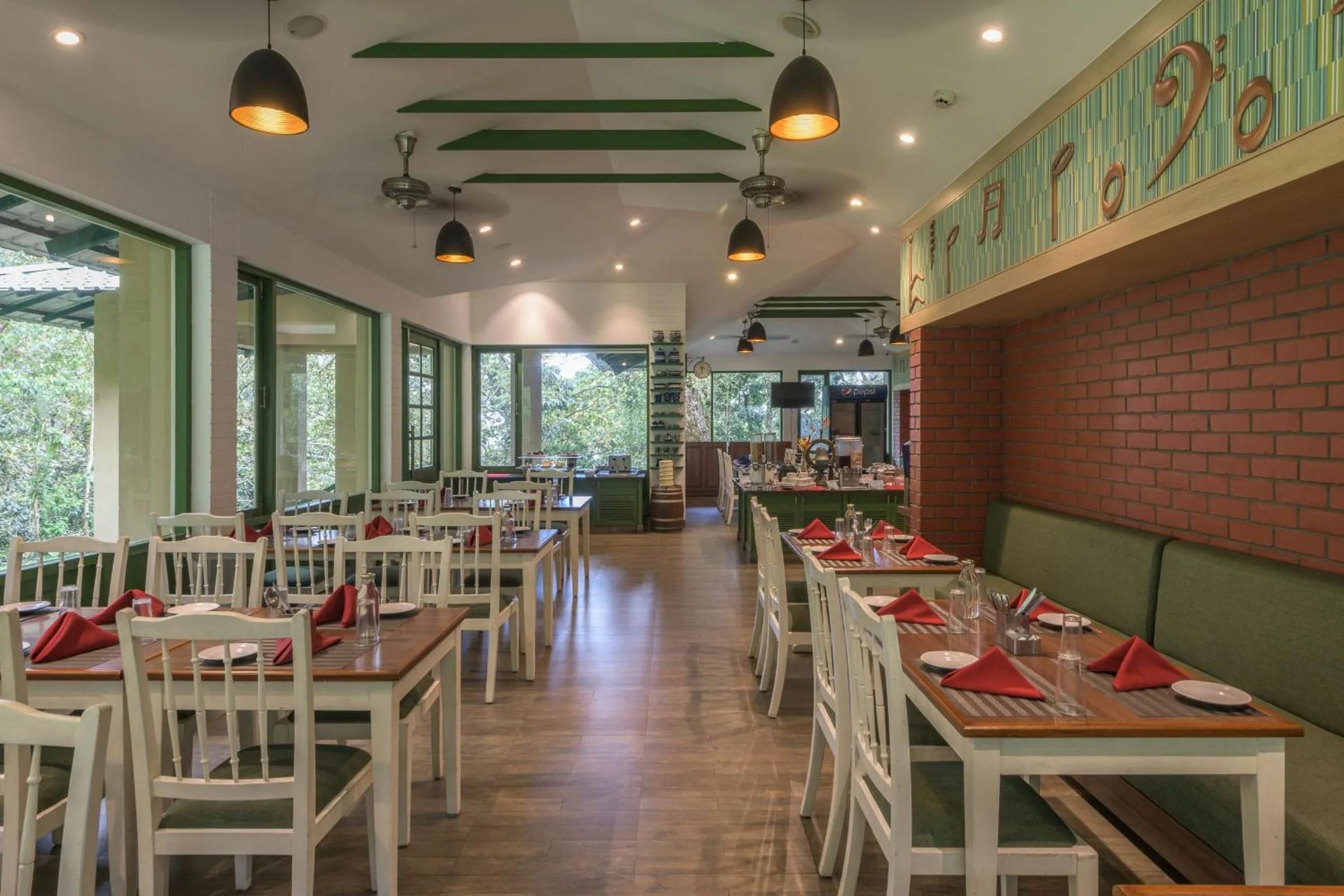 Restaurant/places to eat in Club Mahindra Mount Serene, Munnar