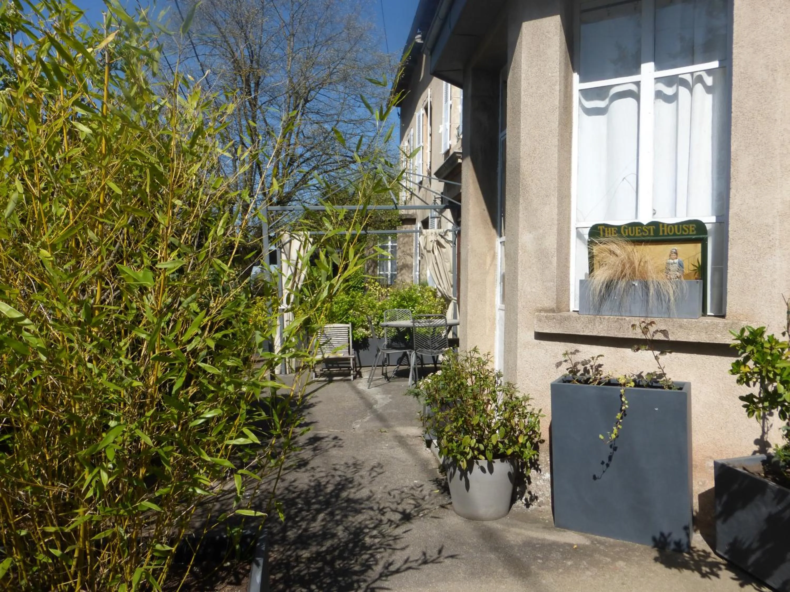 Facade/entrance in Chambre d'Hôtes Le Tilleul de Canac PARKING privé GRATUIT Petits déjeuners COMPRIS