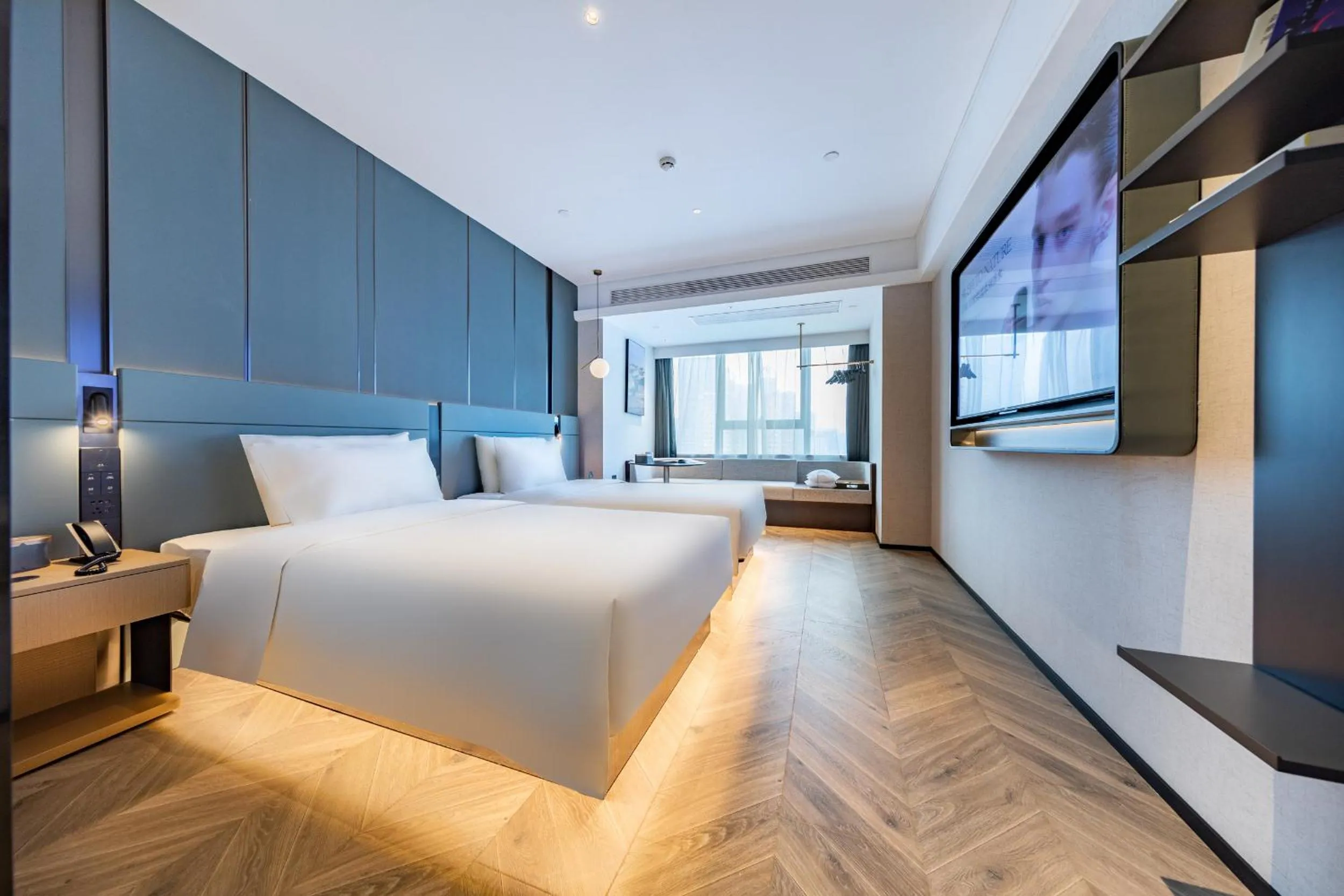 Photo of the whole room, Bed in Atour Hotel Wuhan Wuchang Zhongnan Road