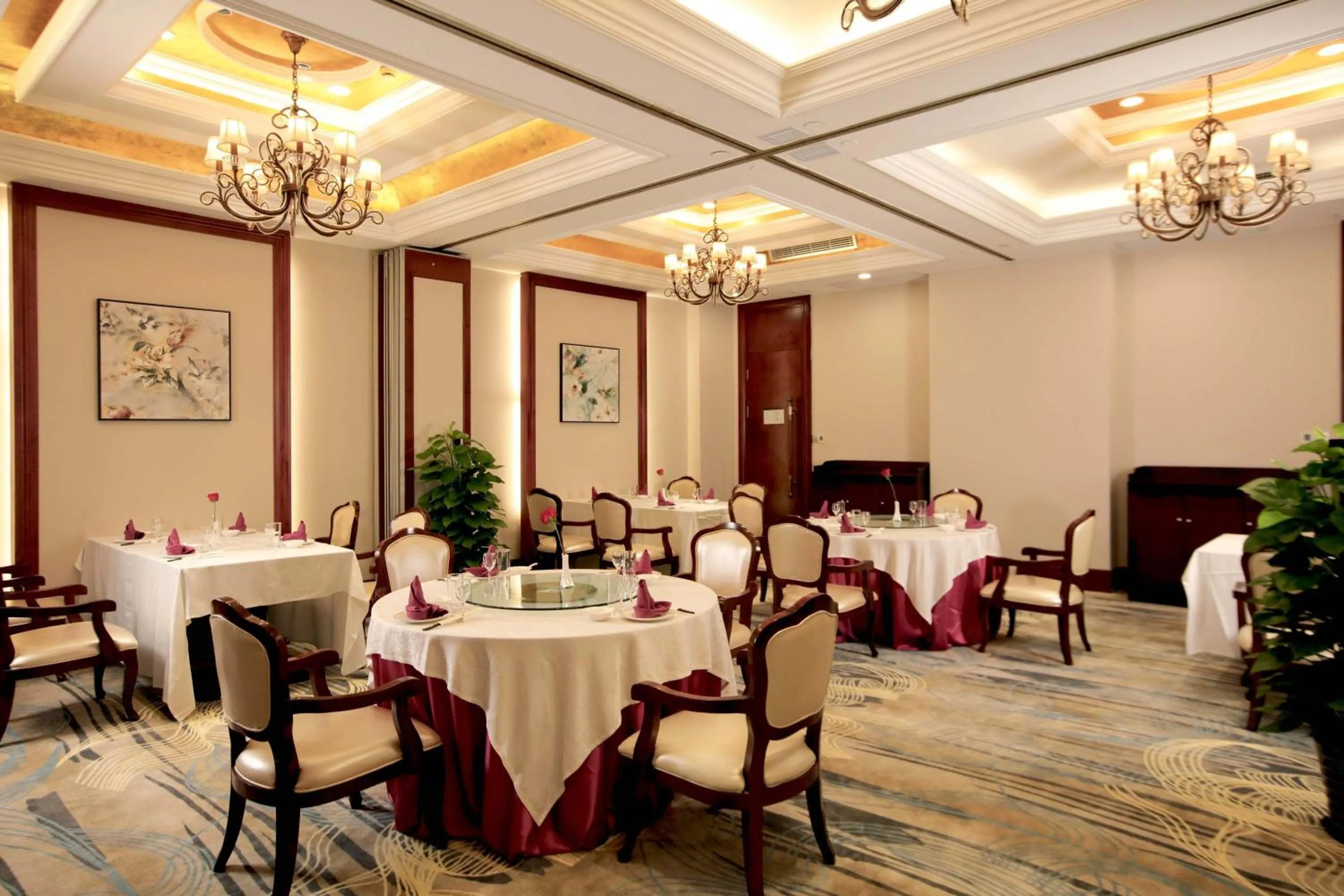 Restaurant/places to eat in Meilun Hotel Shanghai Hongqiao Hub