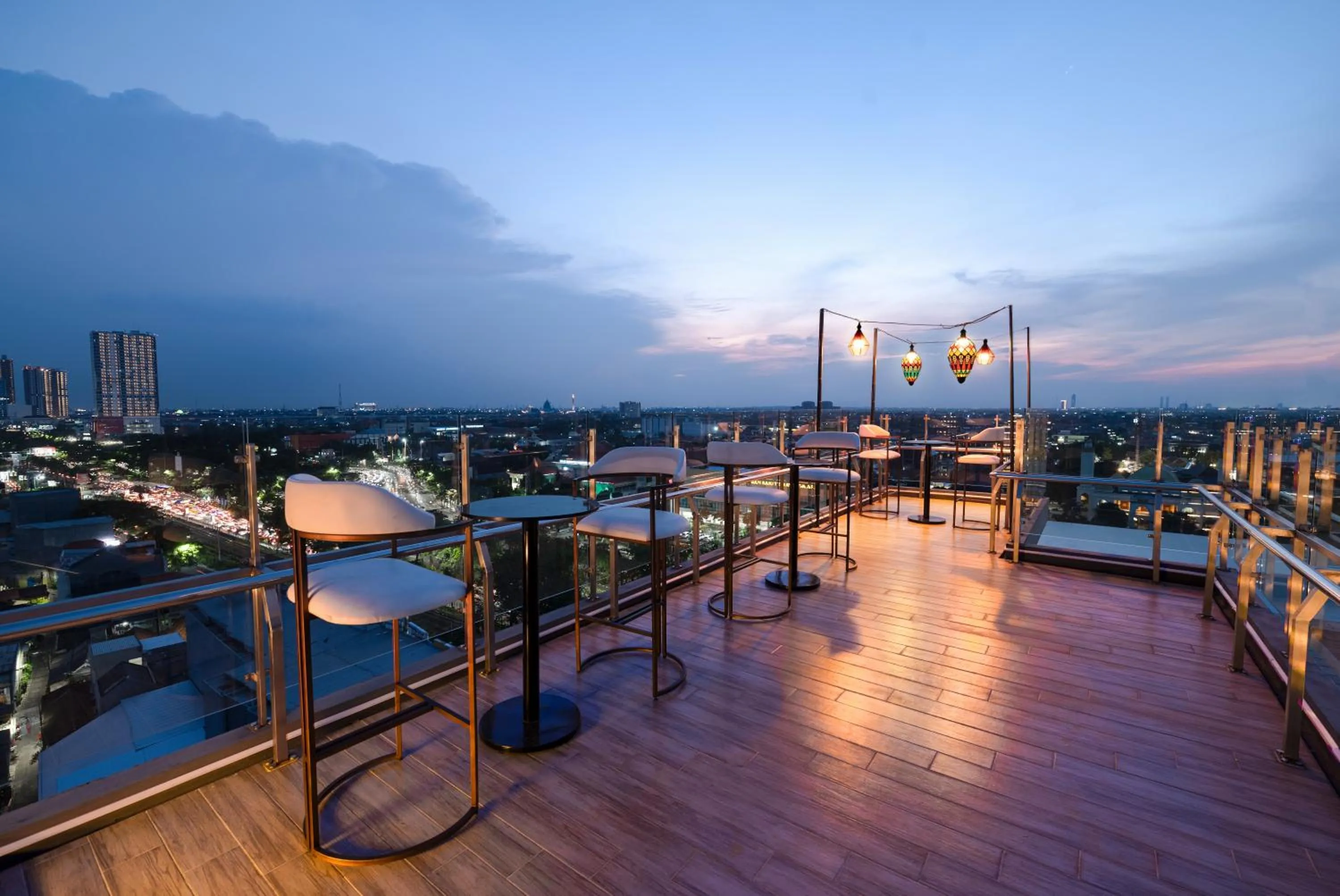 Restaurant/places to eat in EXCOTEL Design Hotel Surabaya