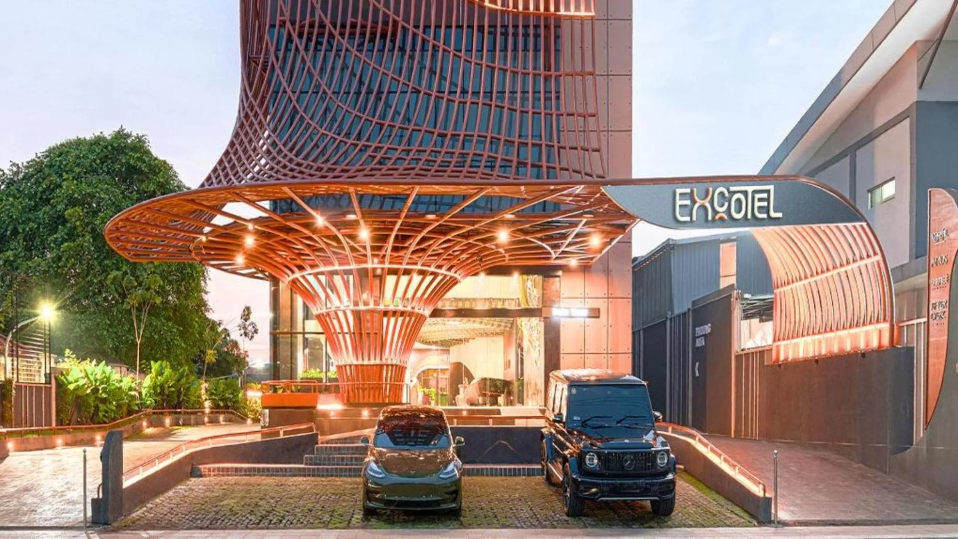 Property building in EXCOTEL Design Hotel Surabaya