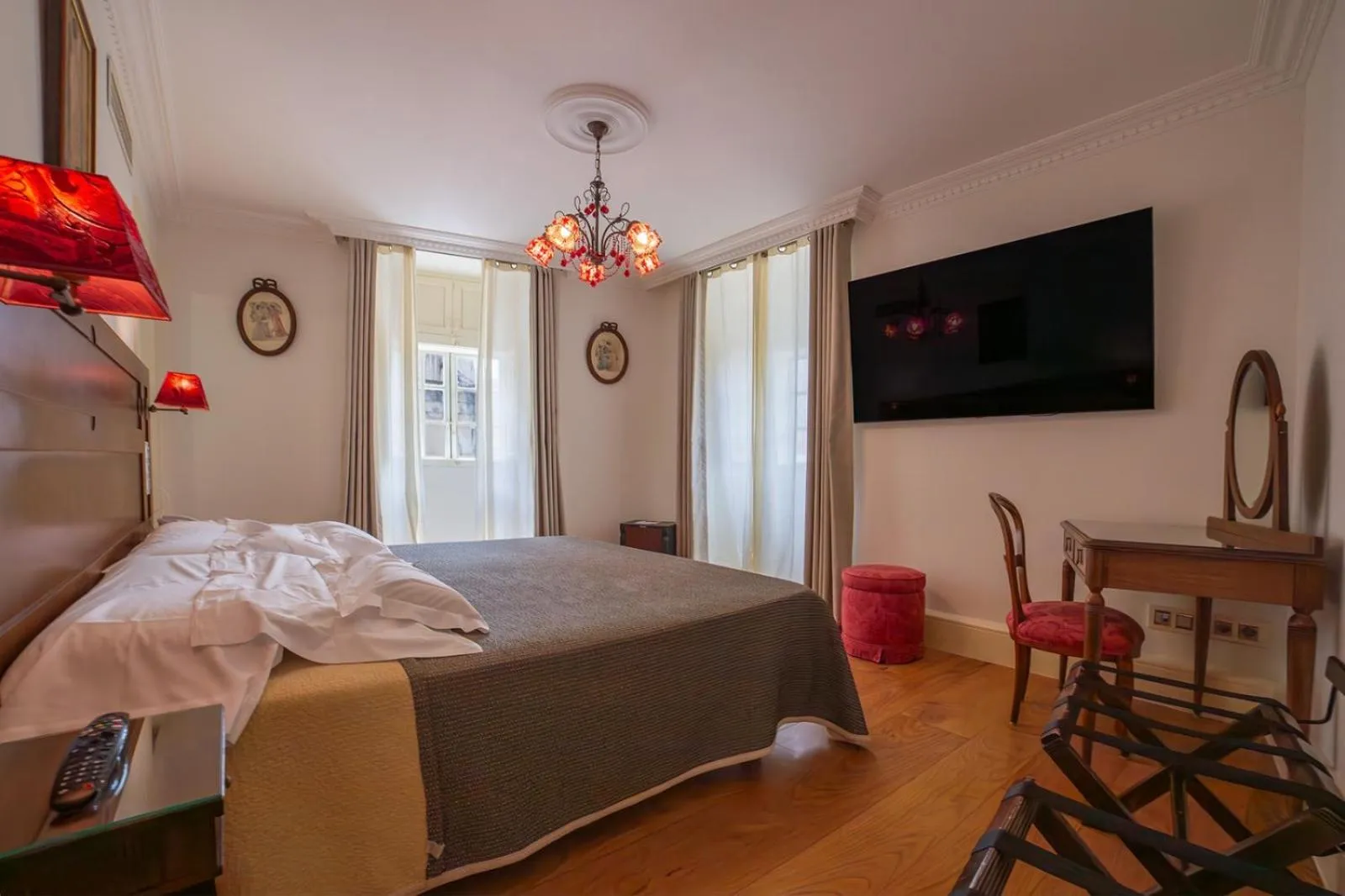 Bedroom, Bed in Hotel Monumento Pazo de Orbán