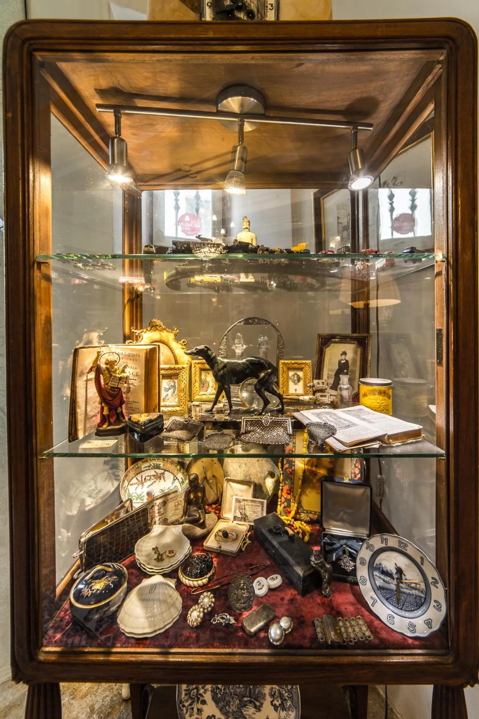 Decorative detail in Hotel Monumento Pazo de Orbán