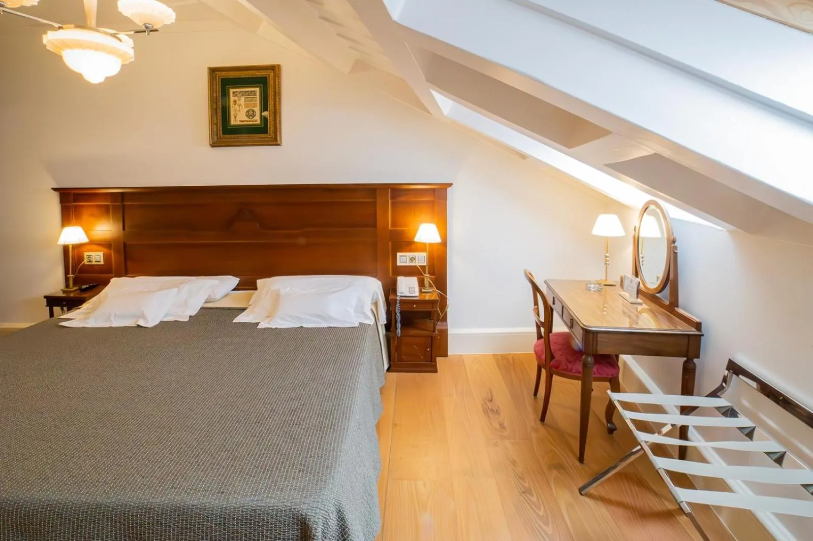 Bedroom, Bed in Hotel Monumento Pazo de Orbán