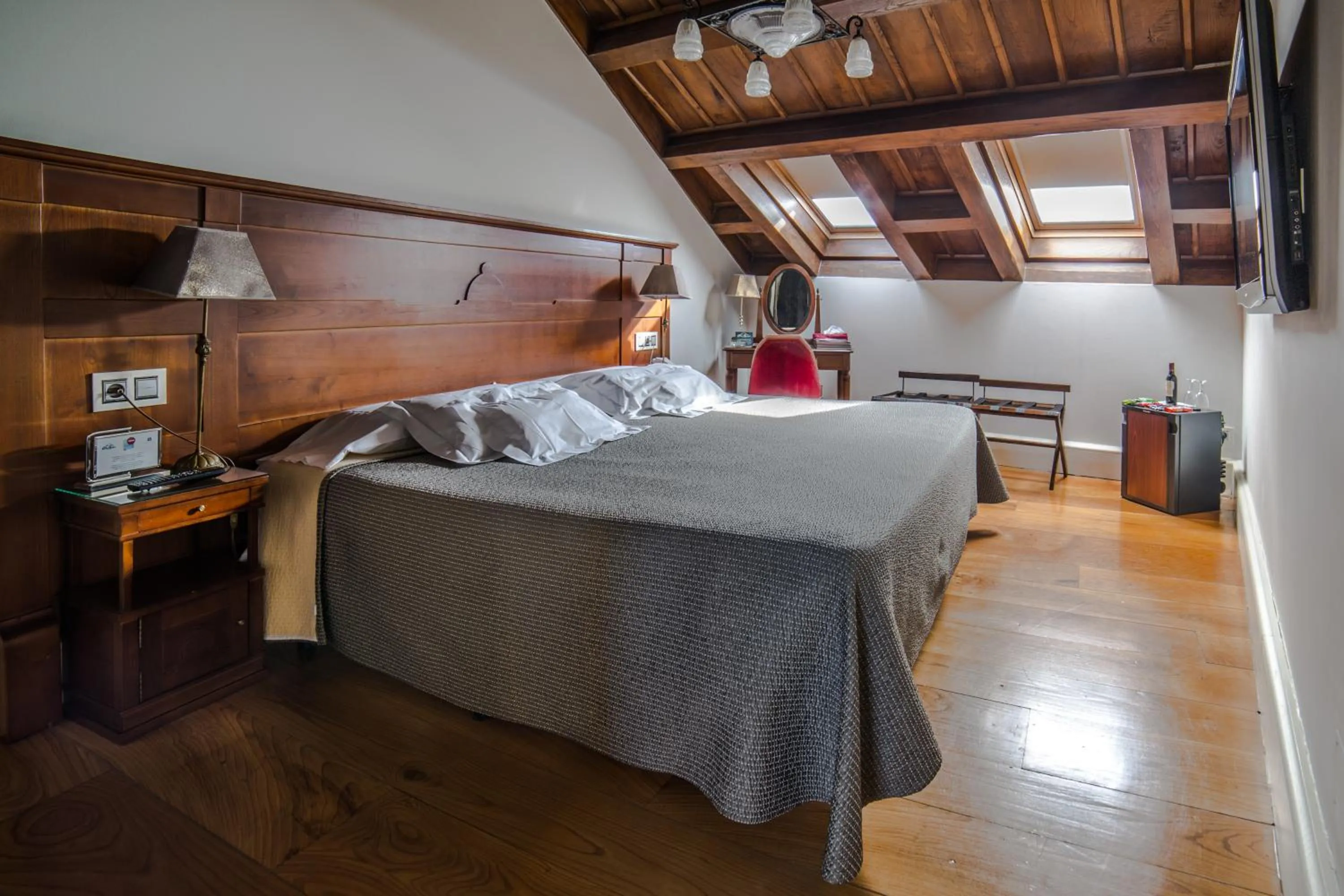 Photo of the whole room, Bed in Hotel Monumento Pazo de Orbán