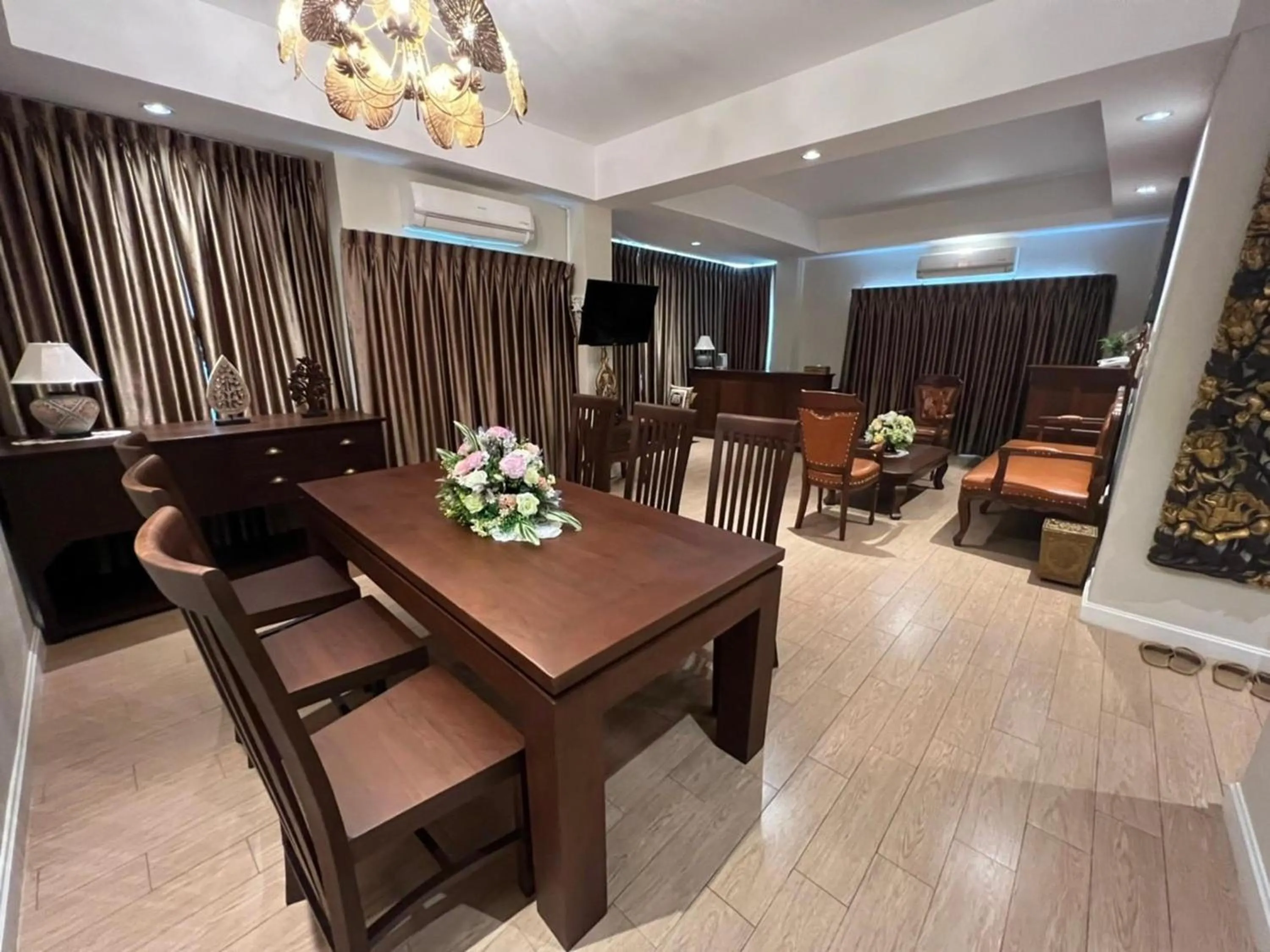 Seating area in Kokhaburi Hotel