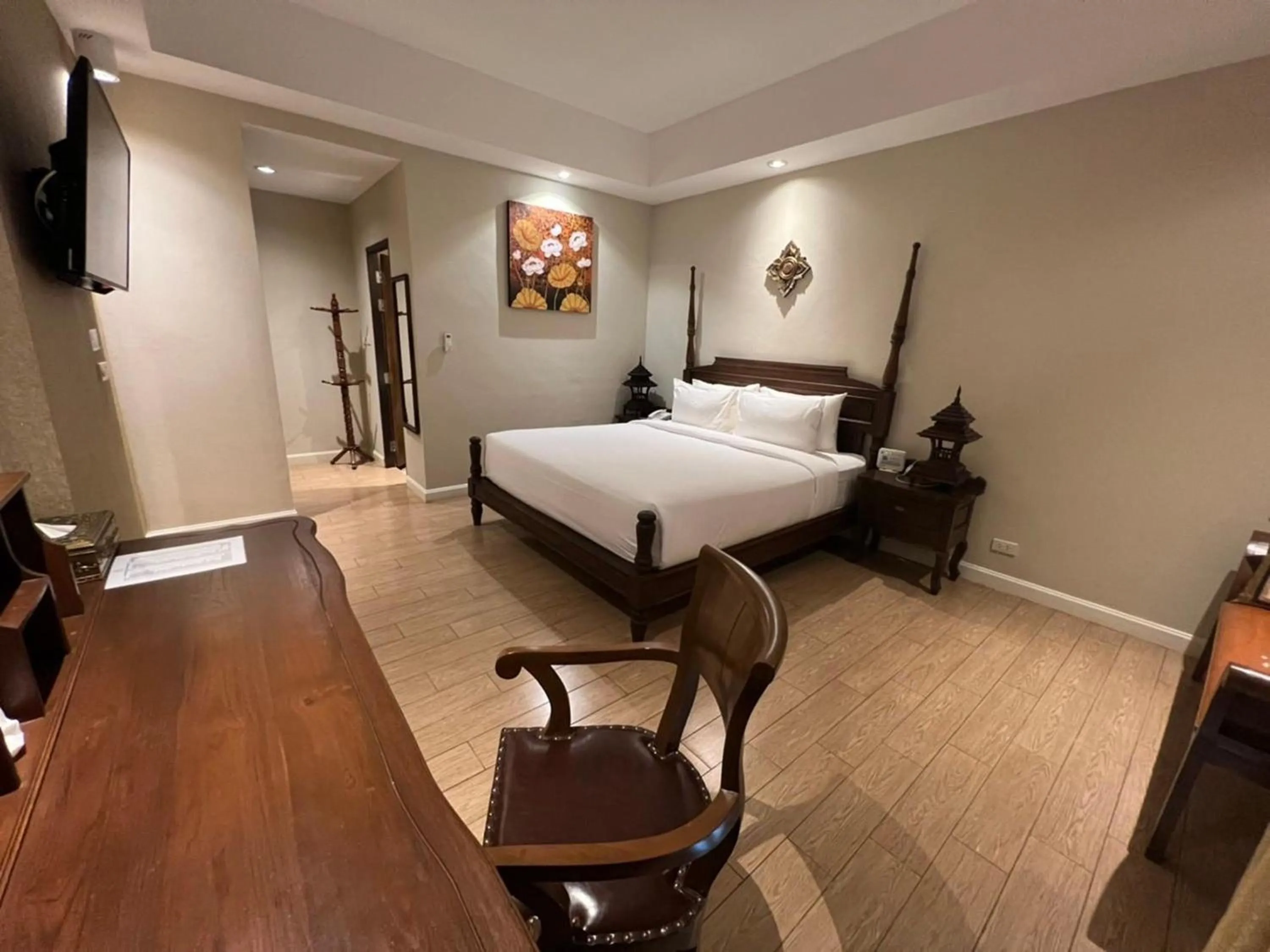 Bed in Kokhaburi Hotel