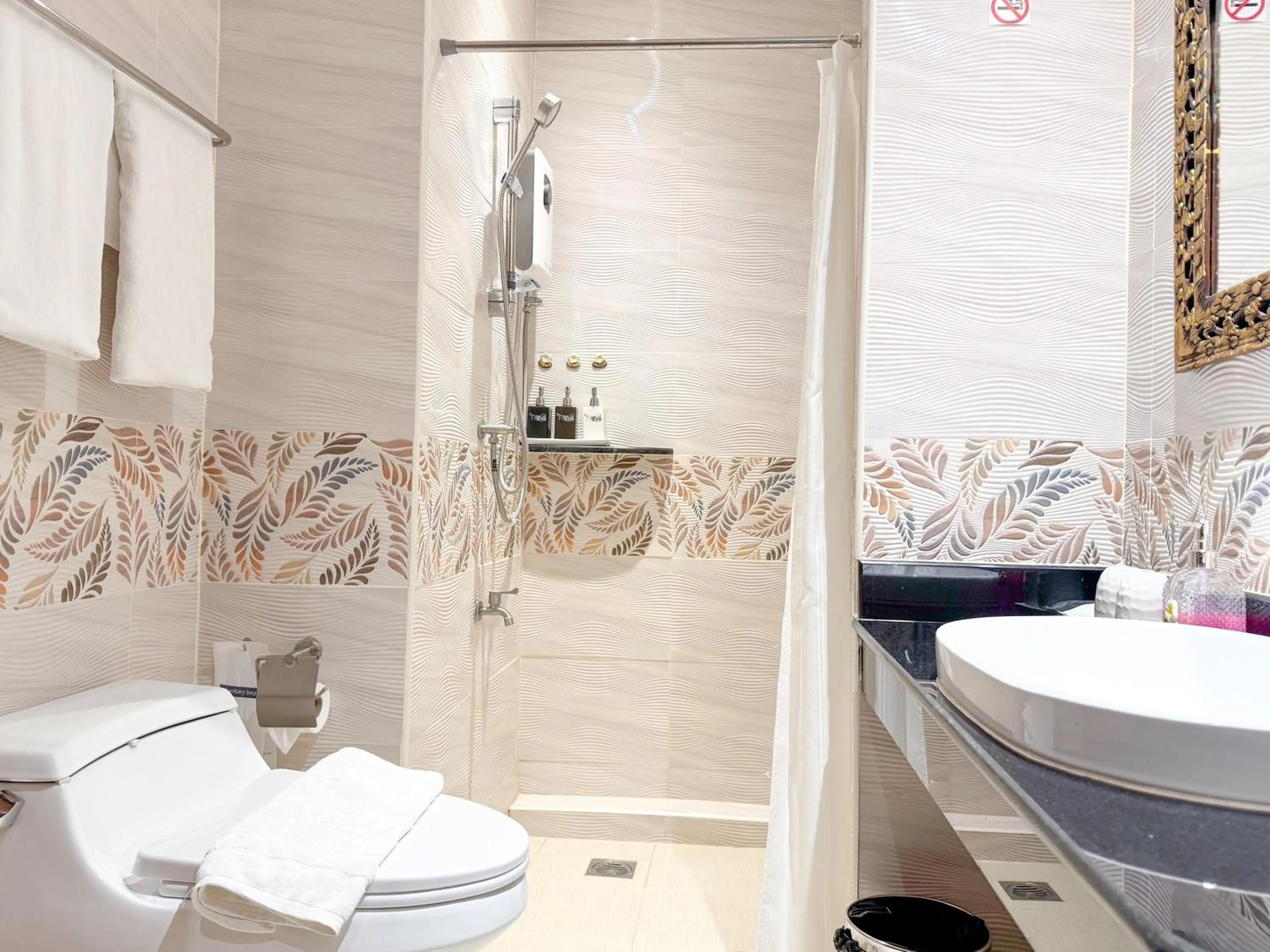 Bathroom in Kokhaburi Hotel