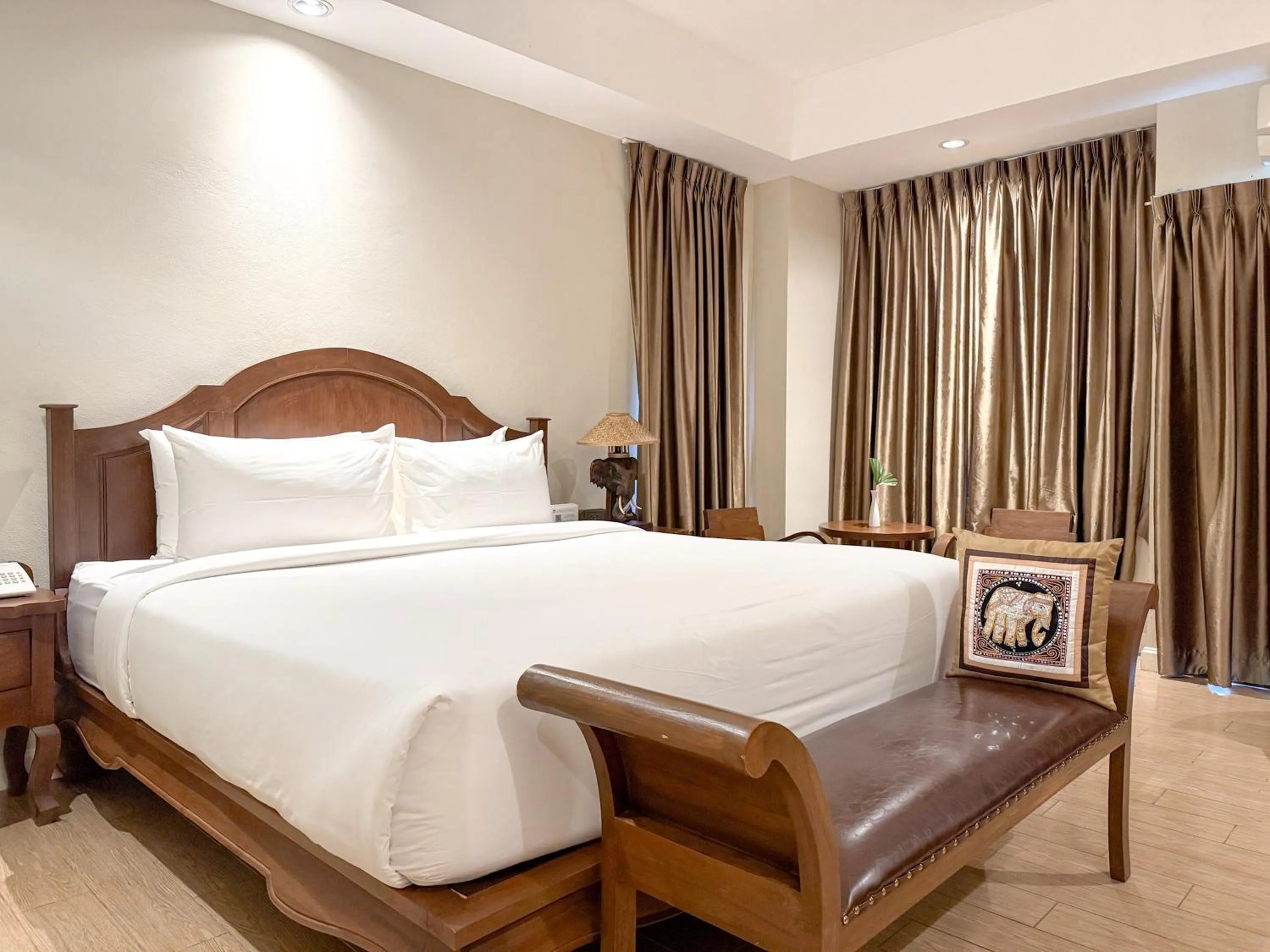 Bedroom, Bed in Kokhaburi Hotel