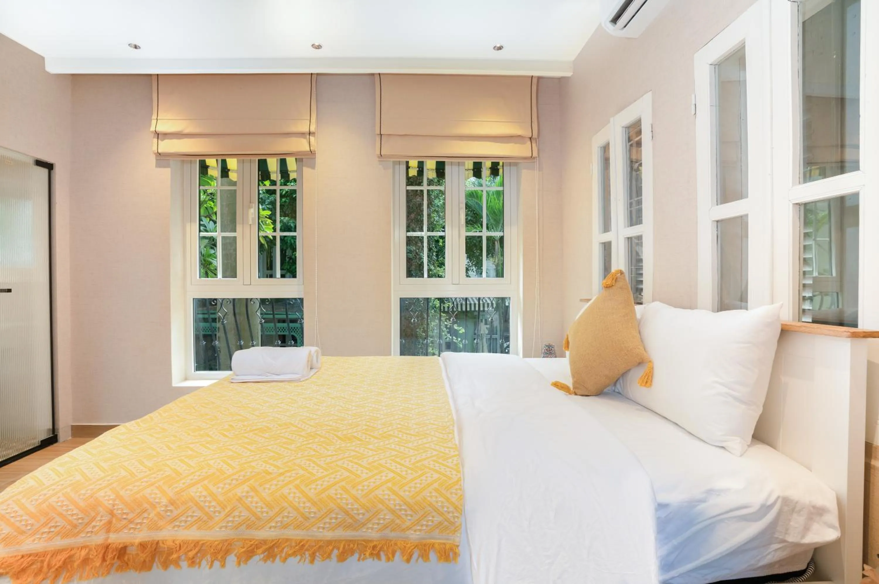 Bed in Éclectique Hanoi Homestay