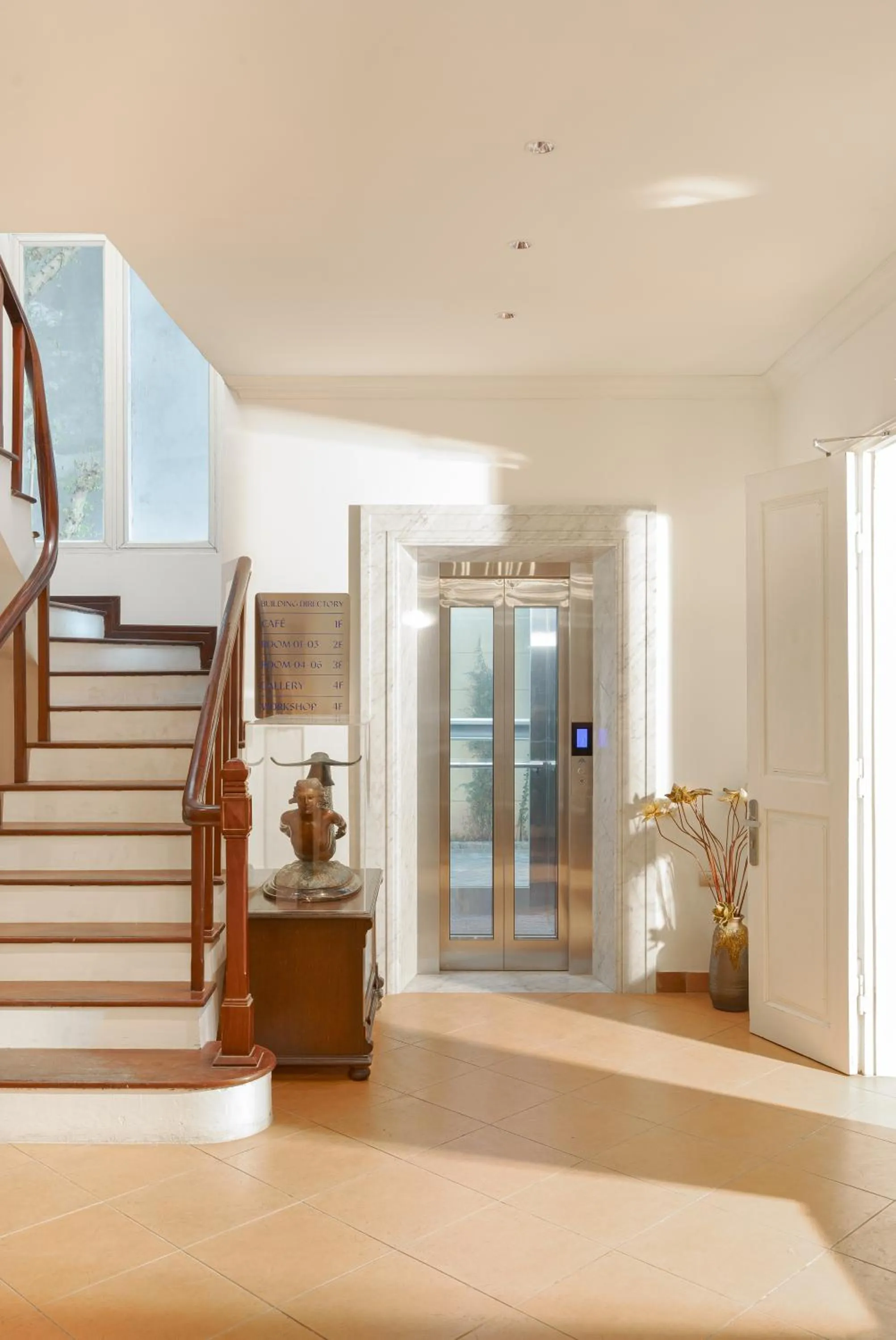 elevator in Éclectique Hanoi Homestay