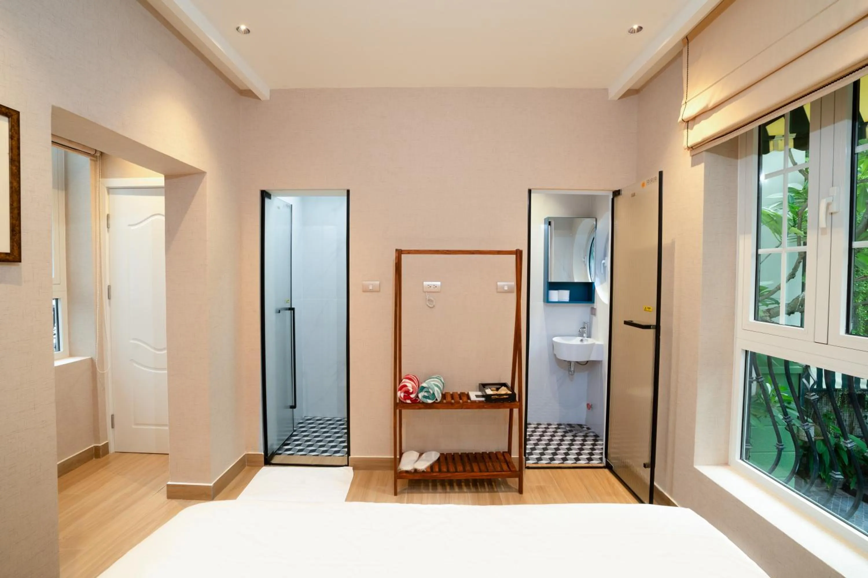 wardrobe in Éclectique Hanoi Homestay