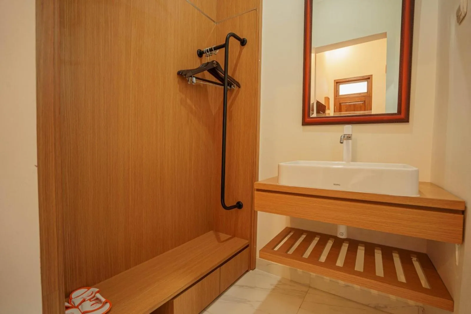 wardrobe in The Cabin Hotel Lovina Bali