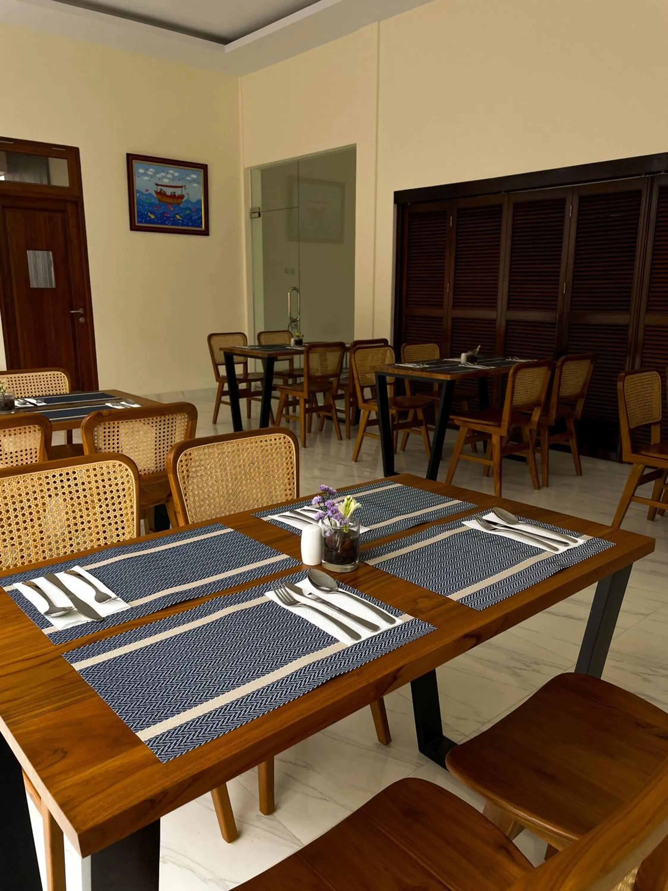 Dining area in The Cabin Hotel Lovina Bali