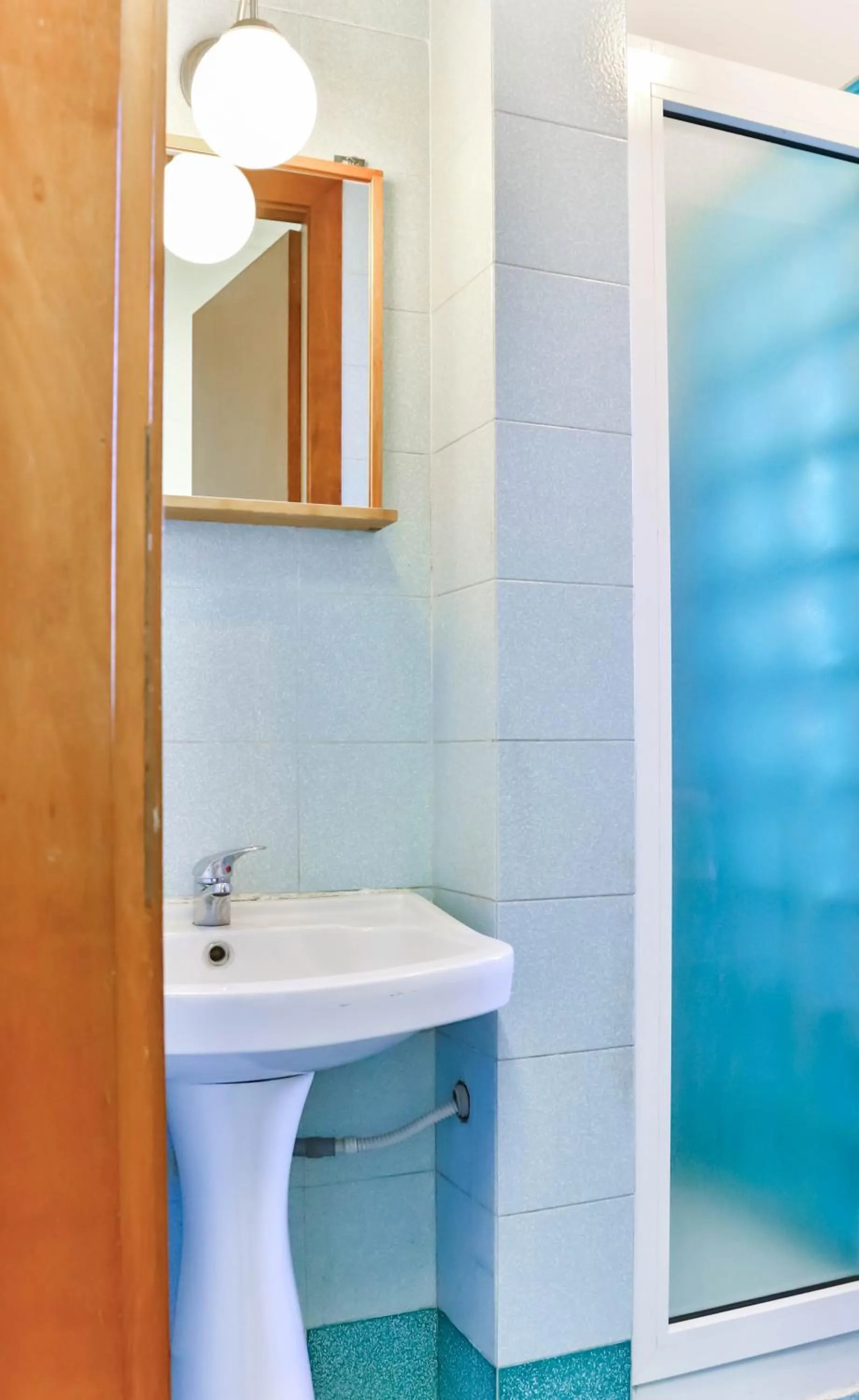 Bathroom in I Am Here - Gioia 71