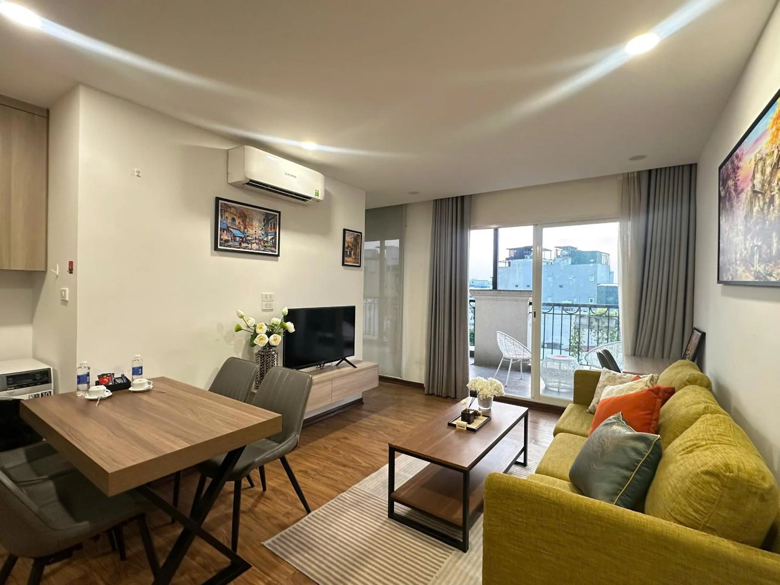 Living room in Luxe Paradise Hotel Nguyen Khac Hieu