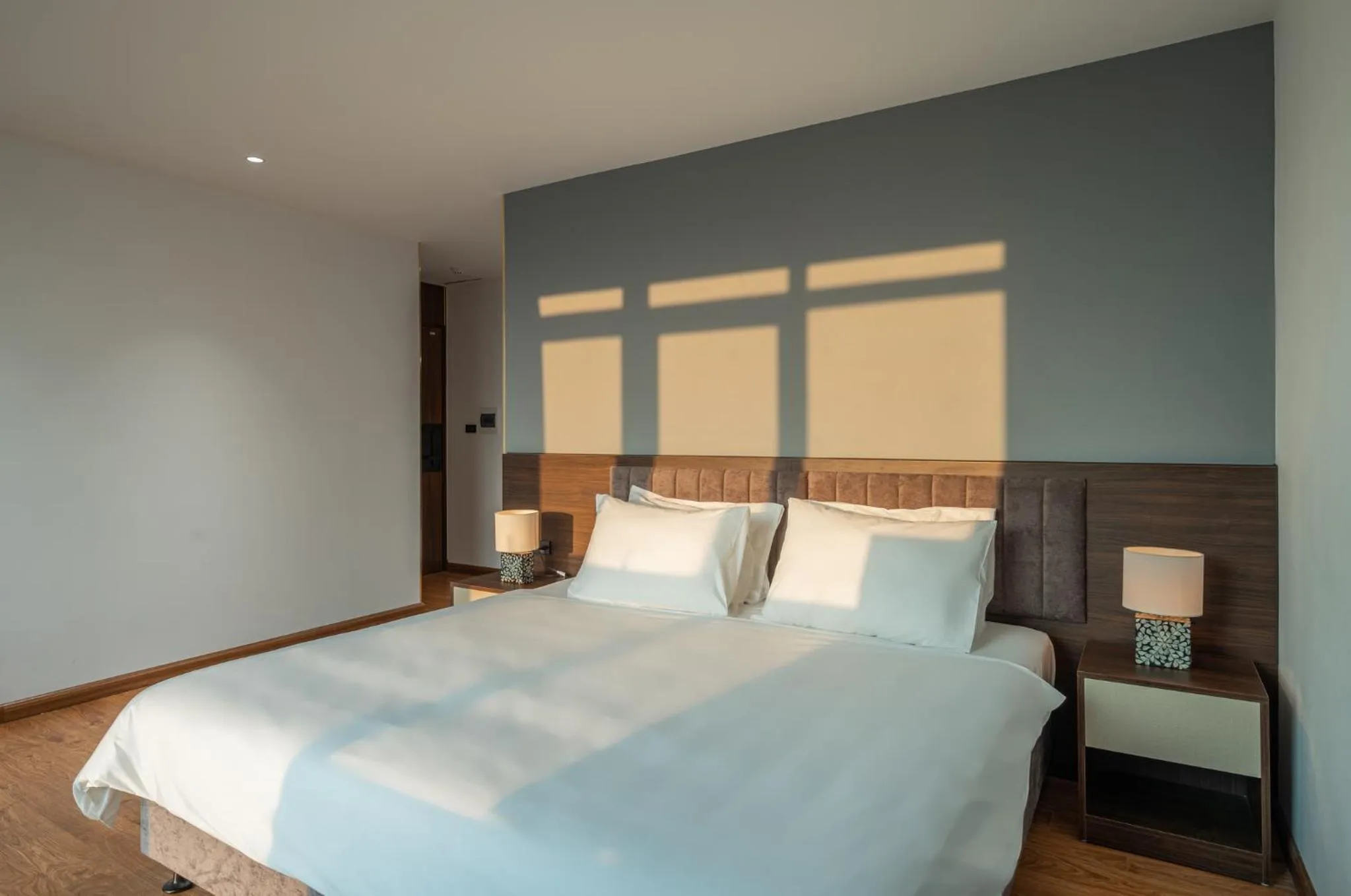 Bed in Luxe Paradise Hotel Nguyen Khac Hieu