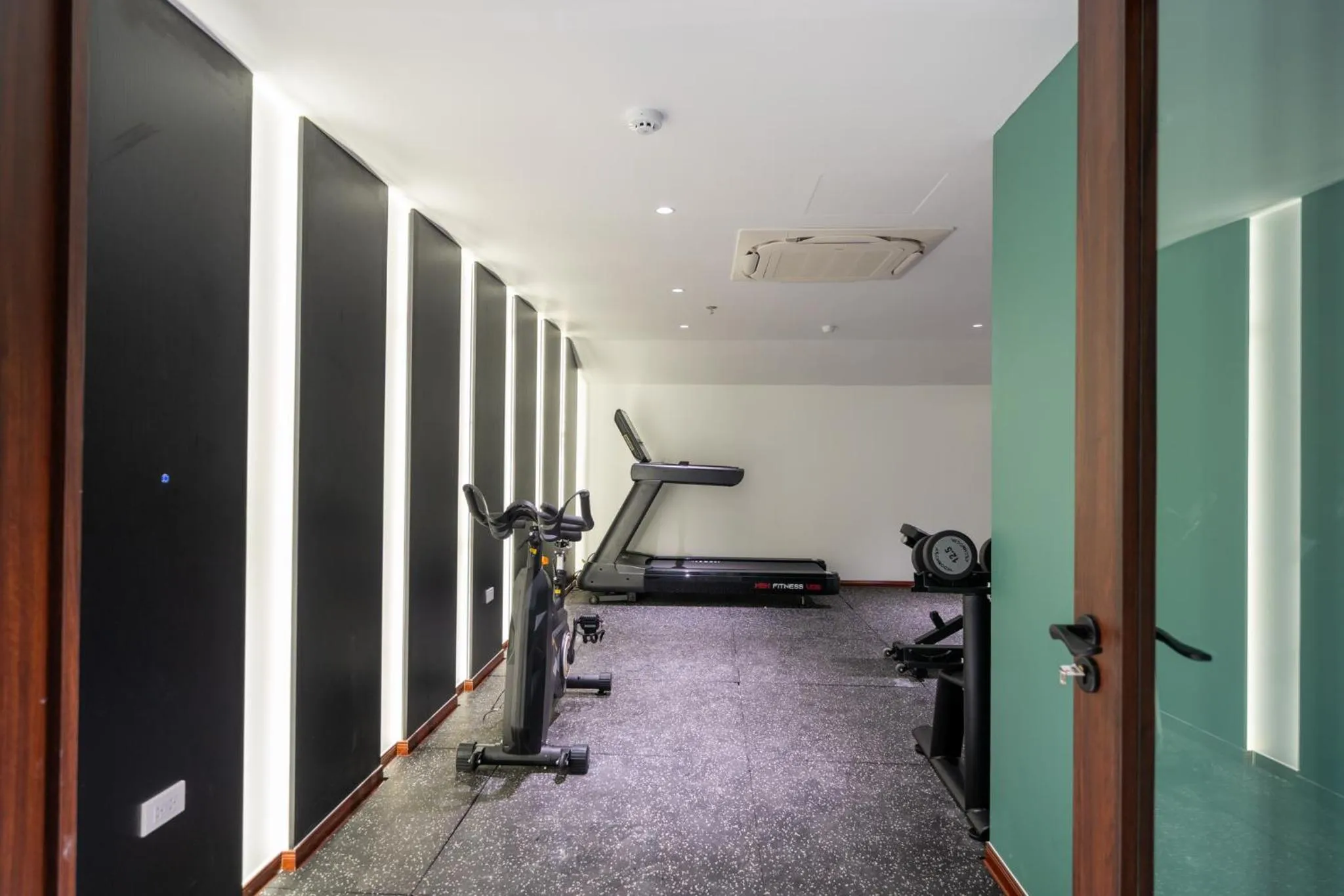 Fitness centre/facilities in Luxe Paradise Hotel Nguyen Khac Hieu