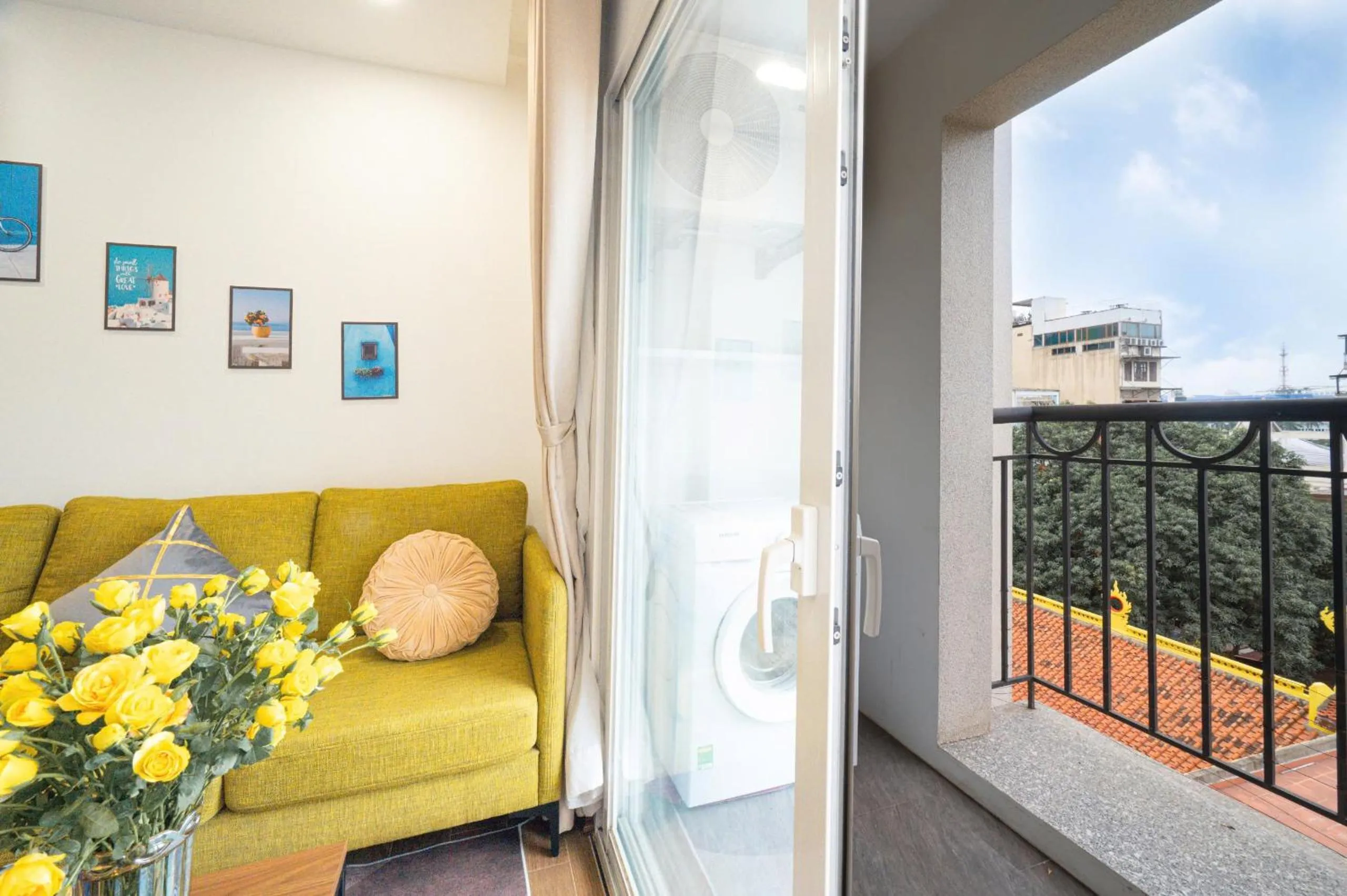 Patio in Luxe Paradise Hotel Nguyen Khac Hieu