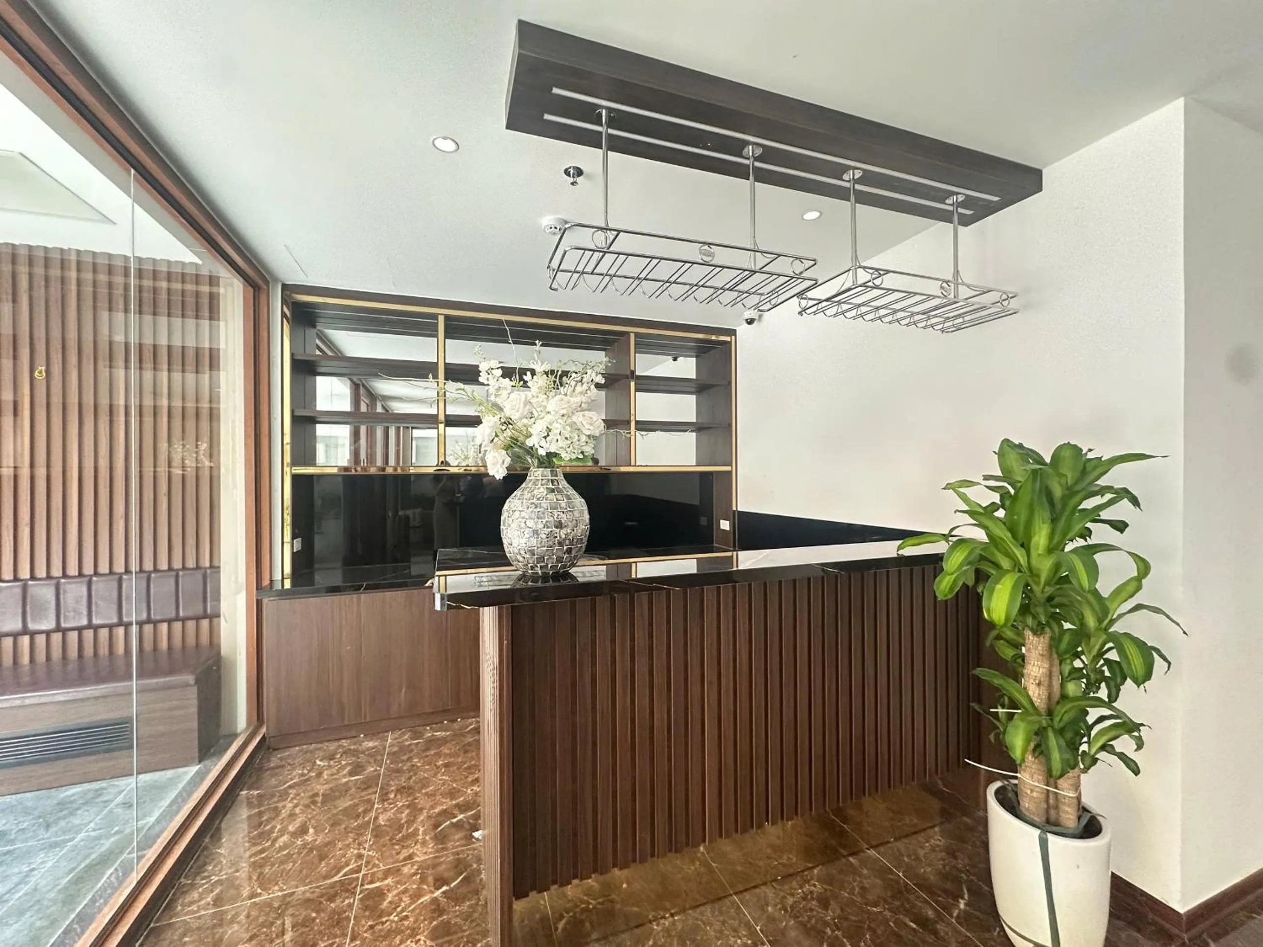 Property building in Luxe Paradise Hotel Nguyen Khac Hieu