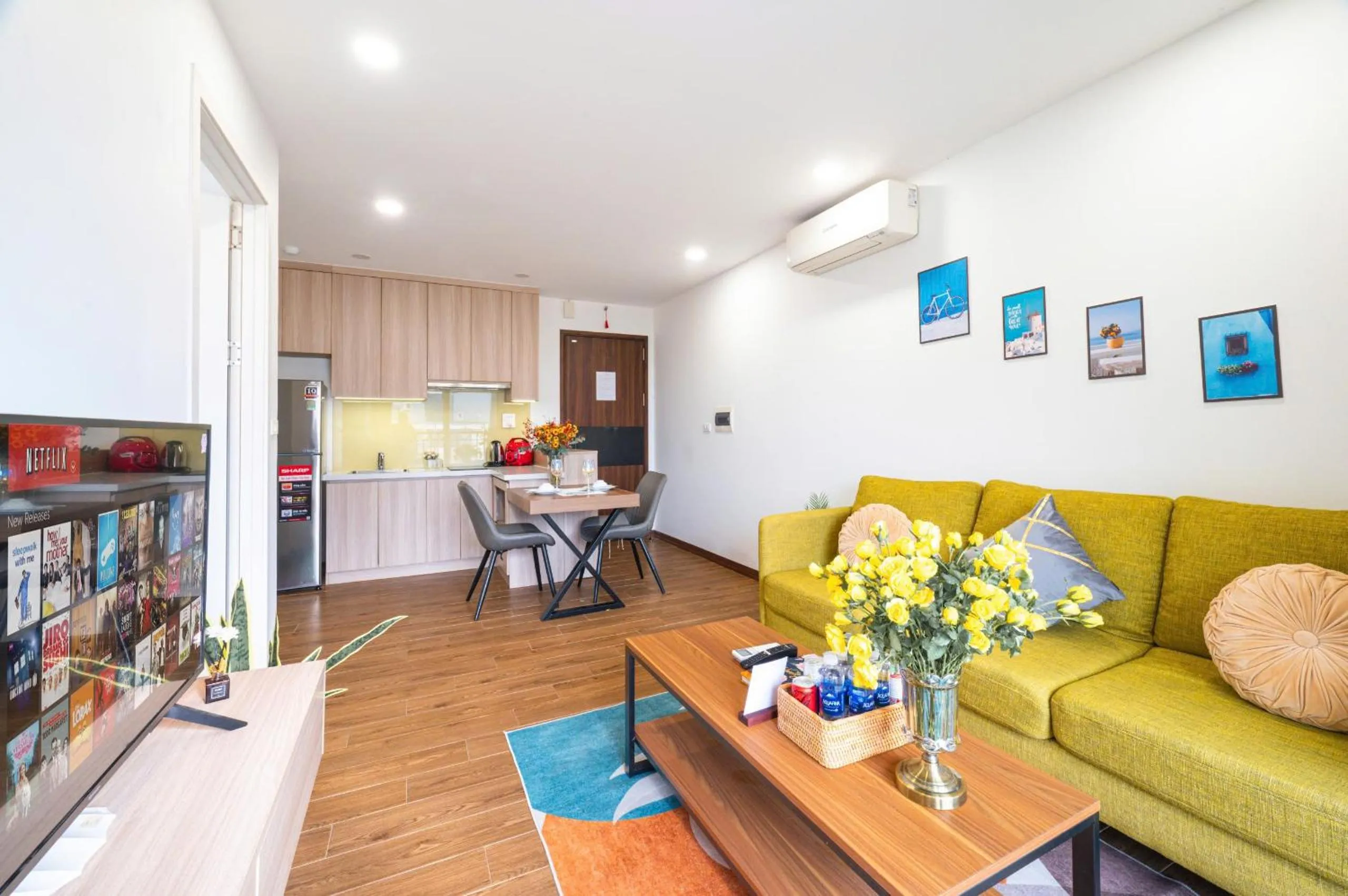 Kitchen or kitchenette in Luxe Paradise Hotel Nguyen Khac Hieu