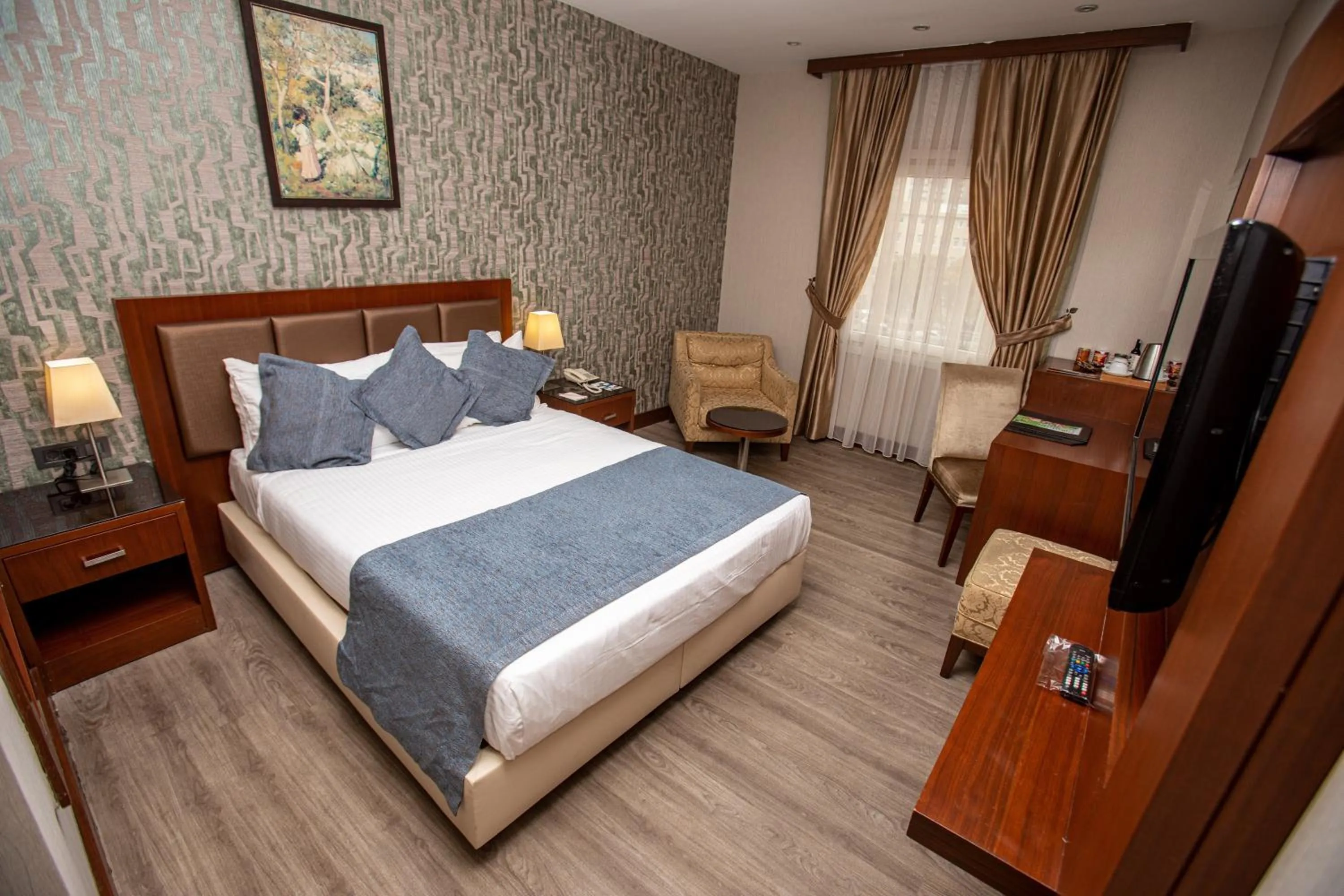 Bed in The Green Park Merter