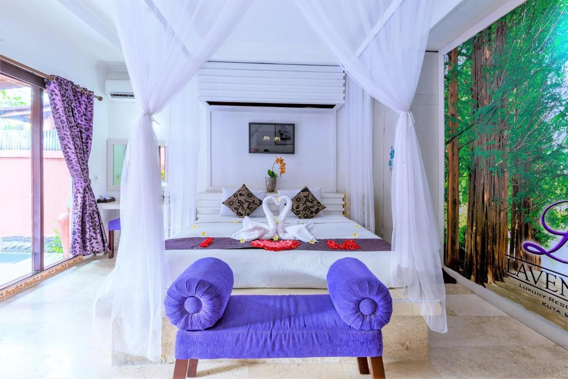 Bedroom, Bed in Private Pool Villas Kuta Bali