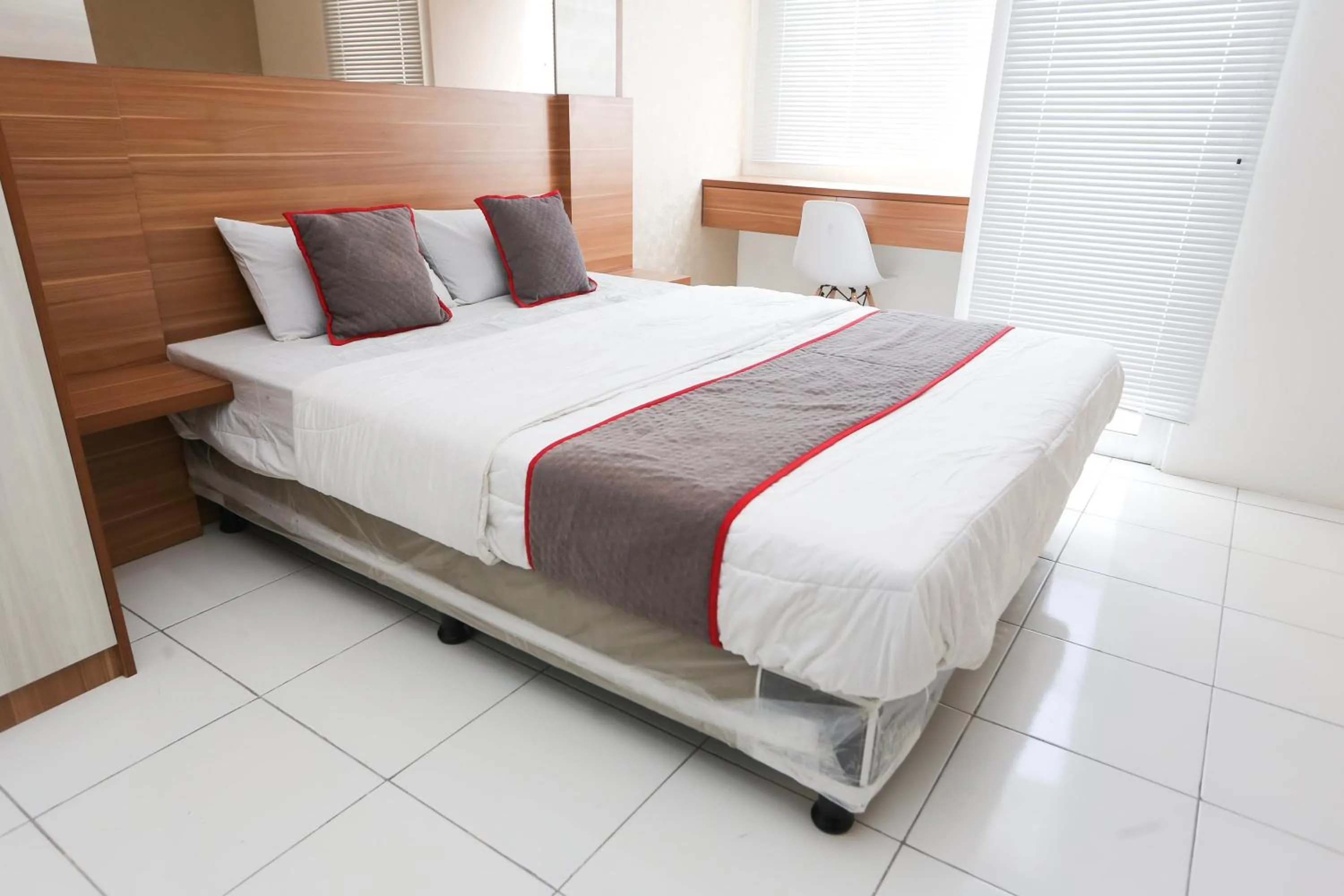 Bedroom, Bed in Collection O metroploitian park Serviced Apartmen