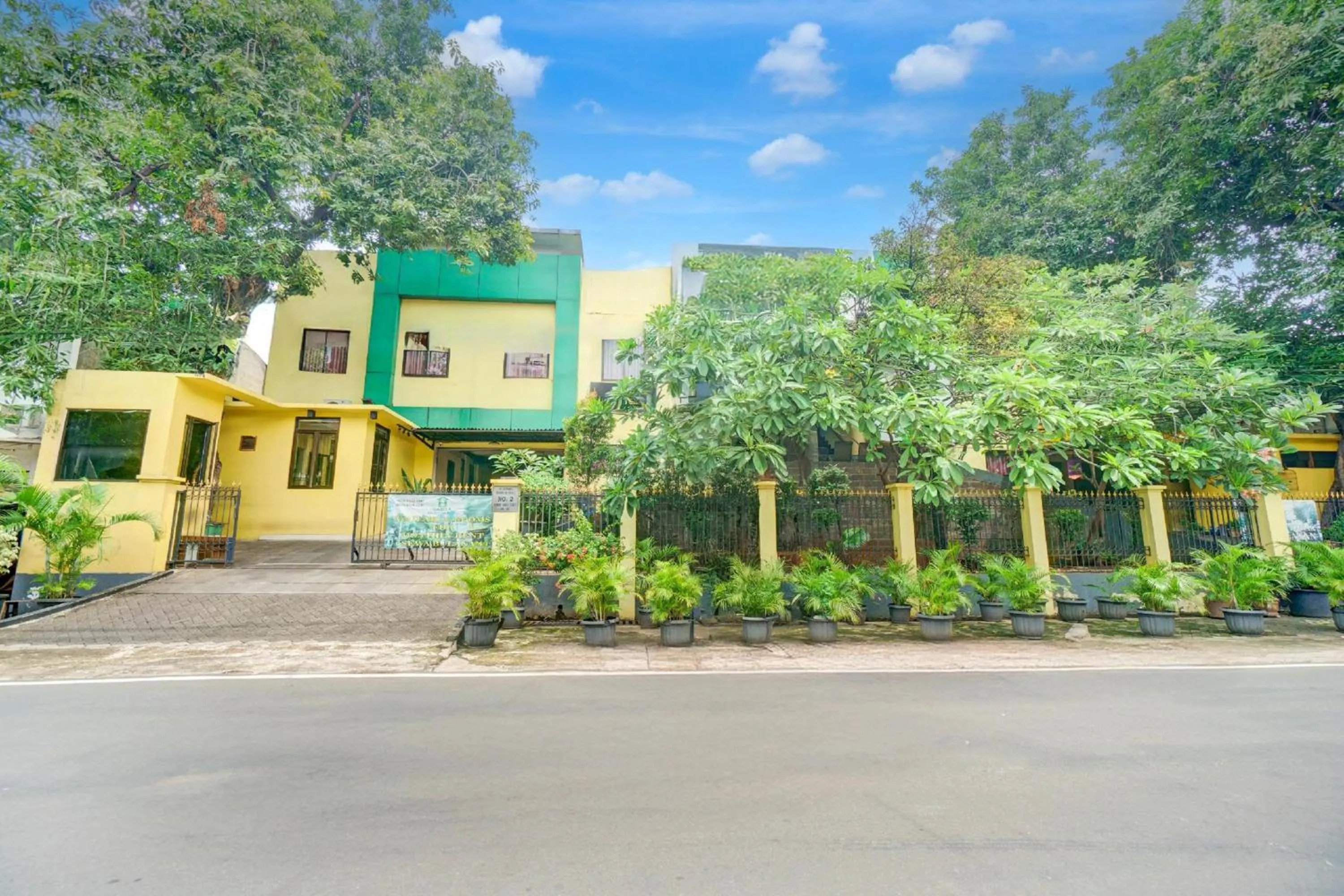 Property building in Hotel O Tebet Near Tebet Station Formerly Sabda Guest House