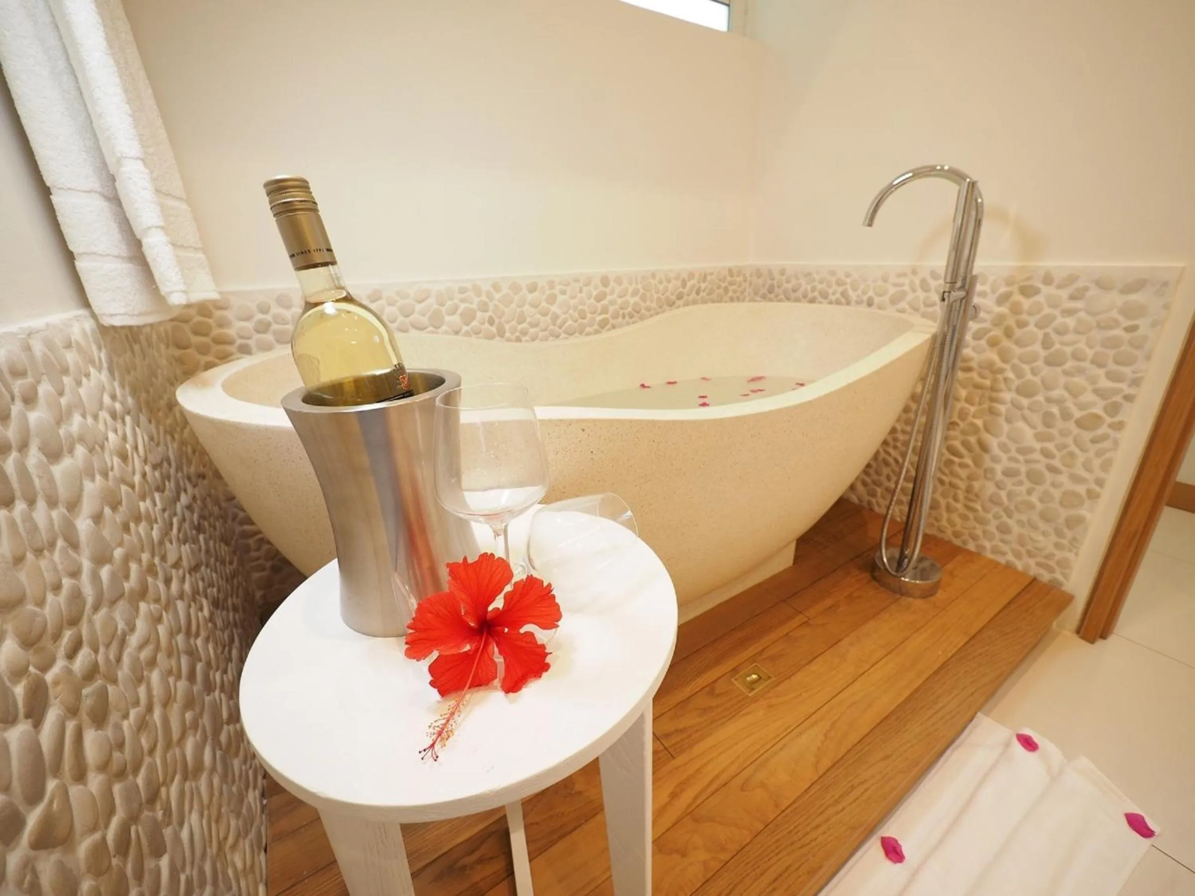 Three-Bedroom Suite in Myra Seafront Suites and Penthouses by LOV