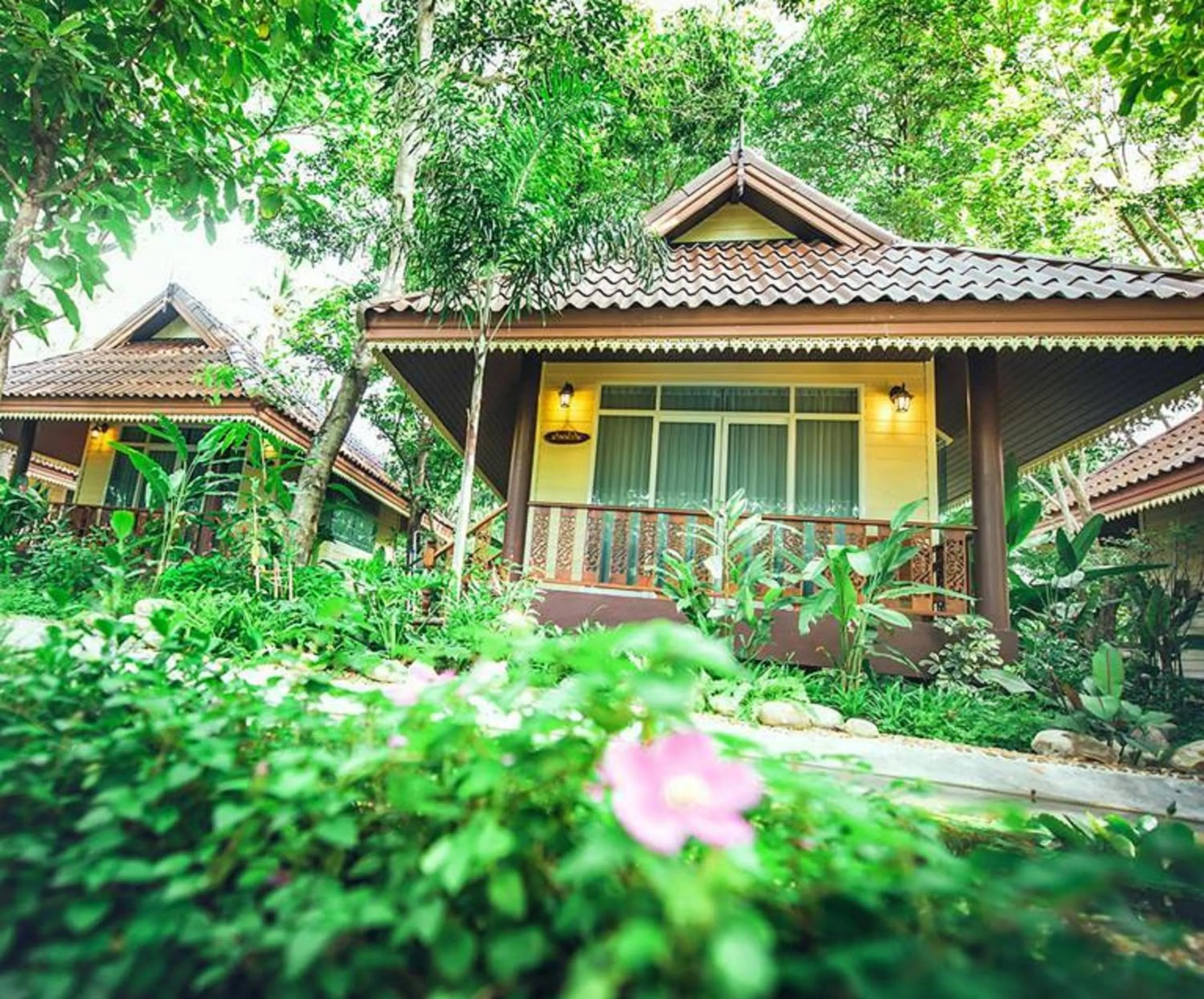 Facade/entrance in Baan Nam Pen Resort