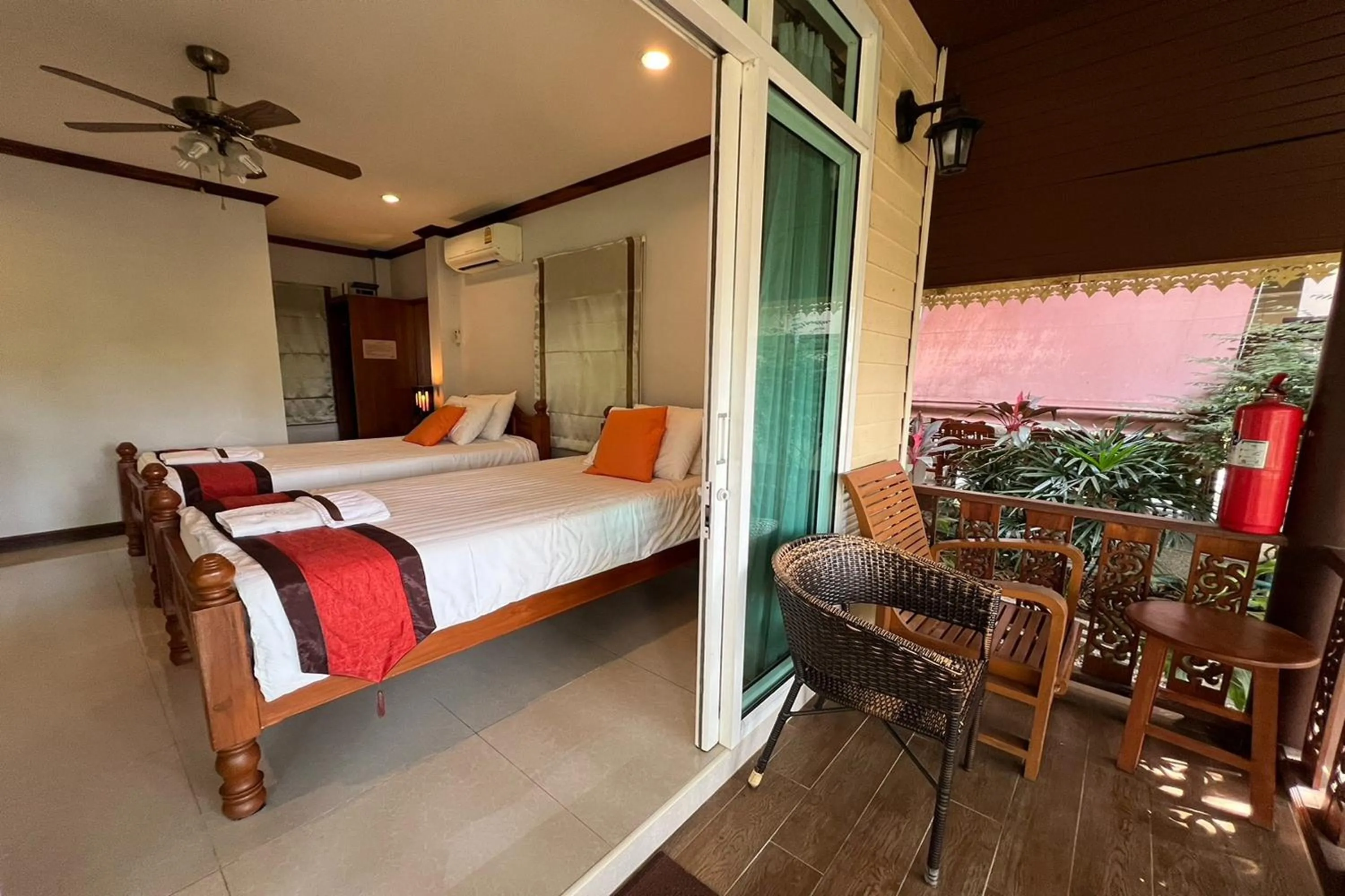 Balcony/Terrace, Bed in Baan Nam Pen Resort