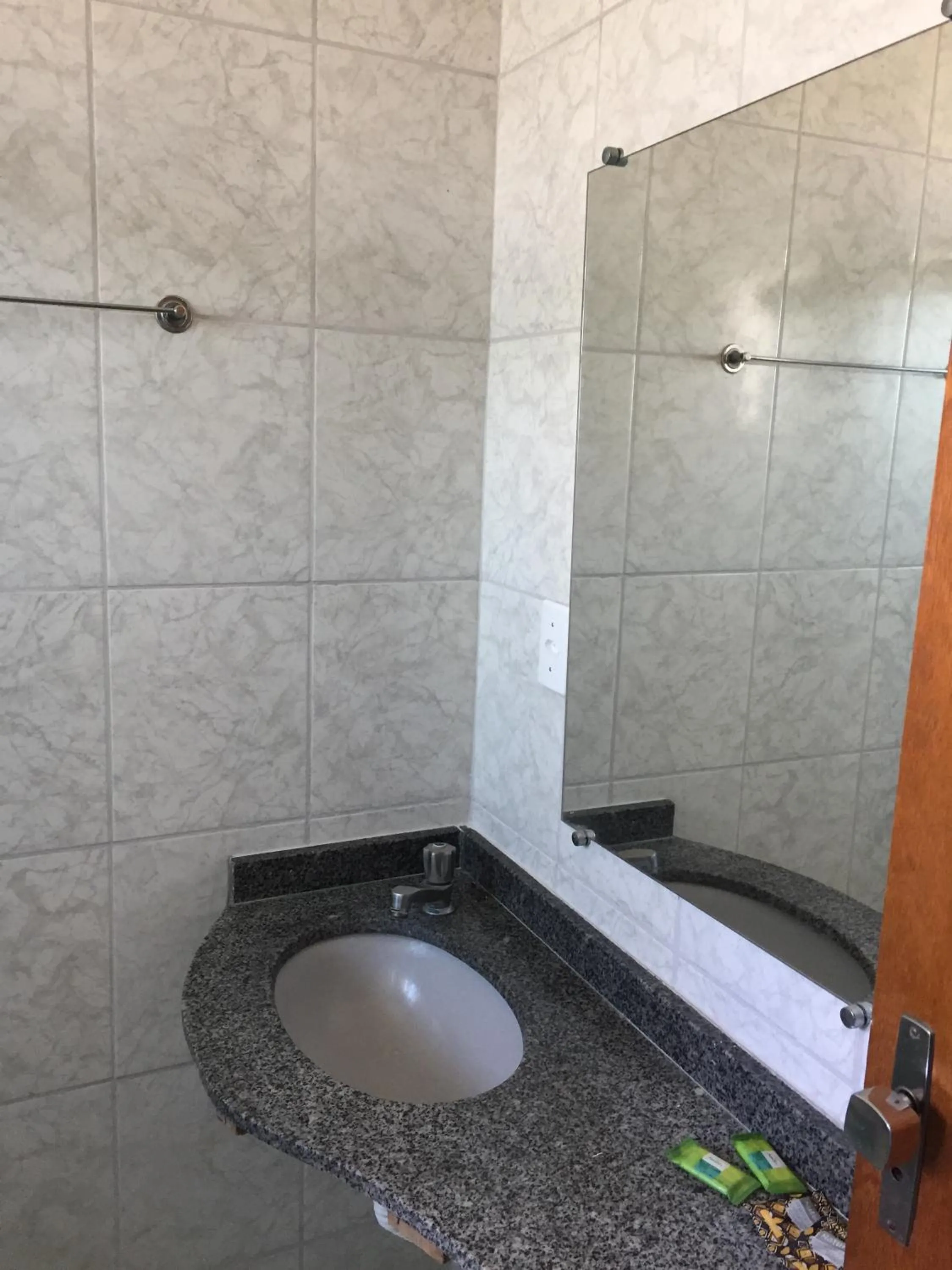 Bathroom in Ipê Guaru Hotel