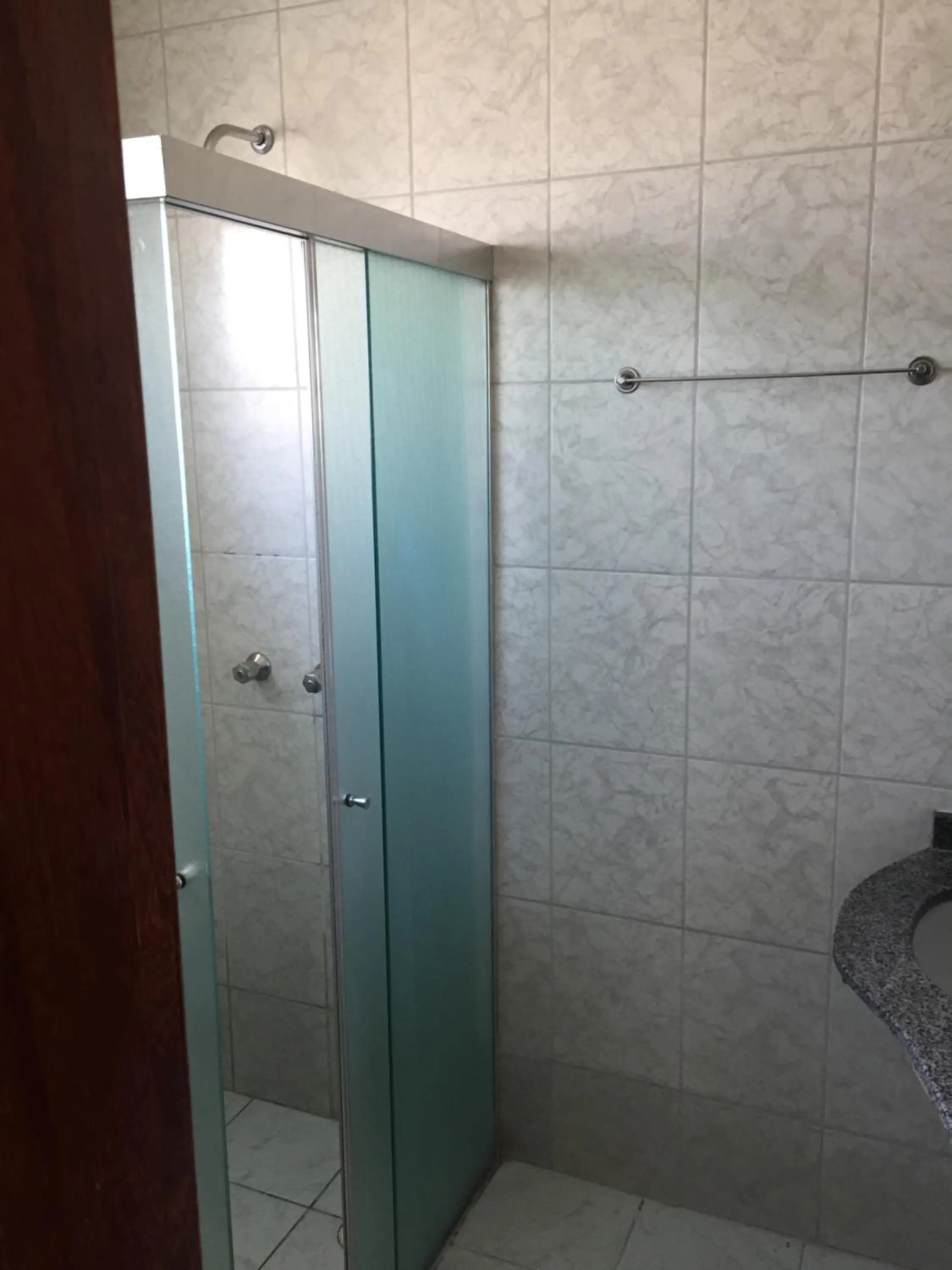Shower in Ipê Guaru Hotel