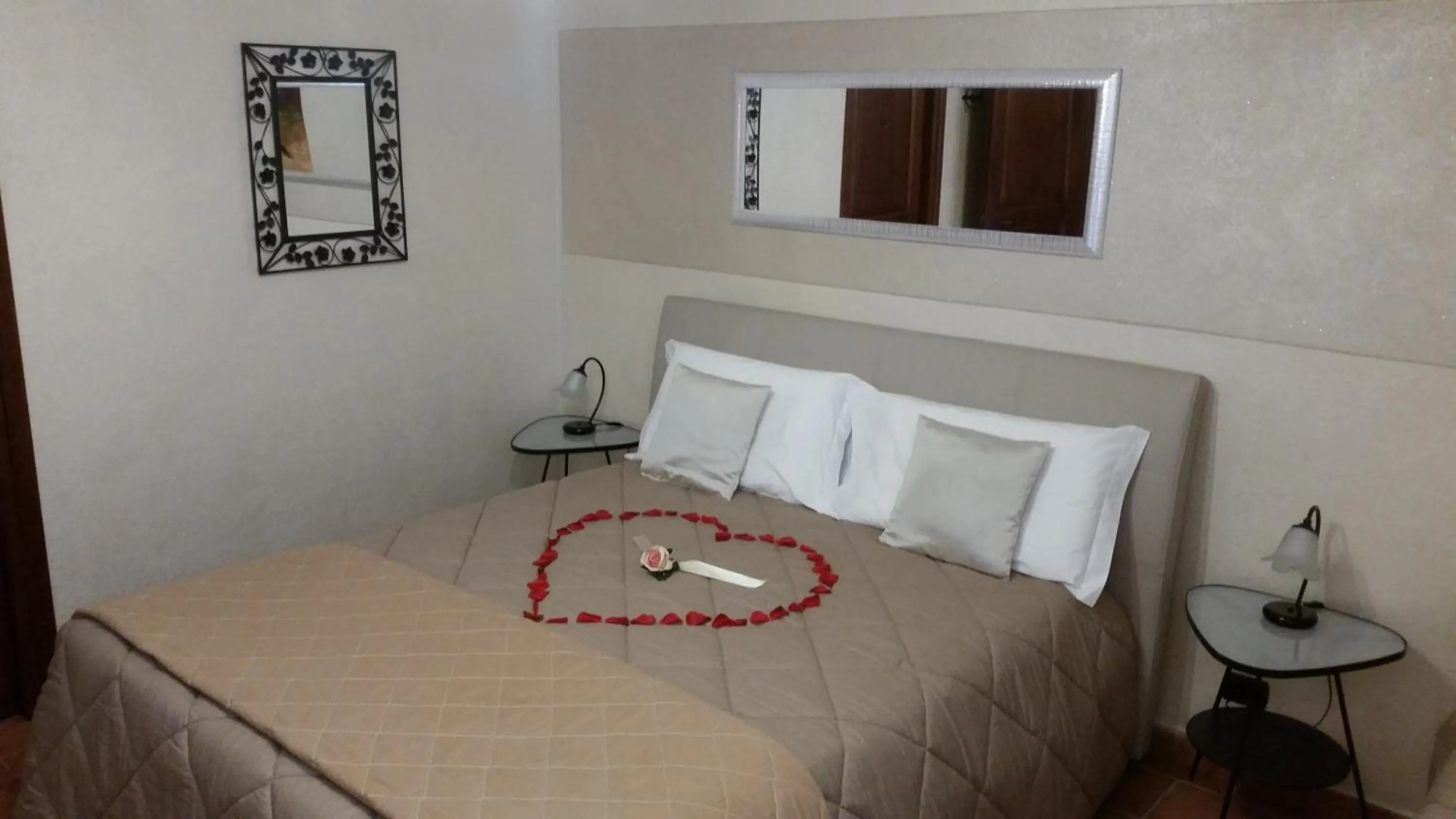 Bedroom, Bed in Villa Laura B&B