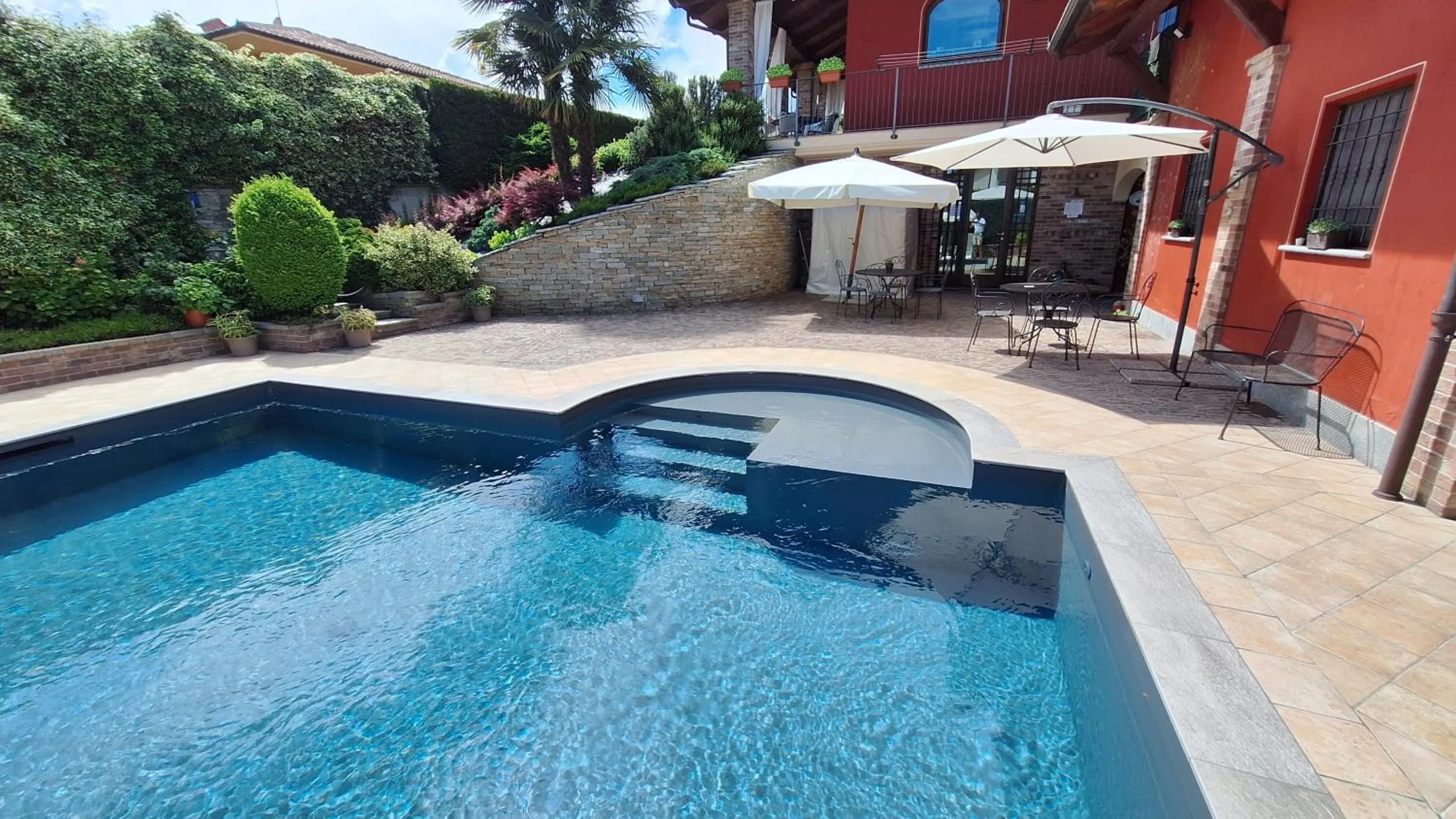 Swimming pool in Villa Laura B&B