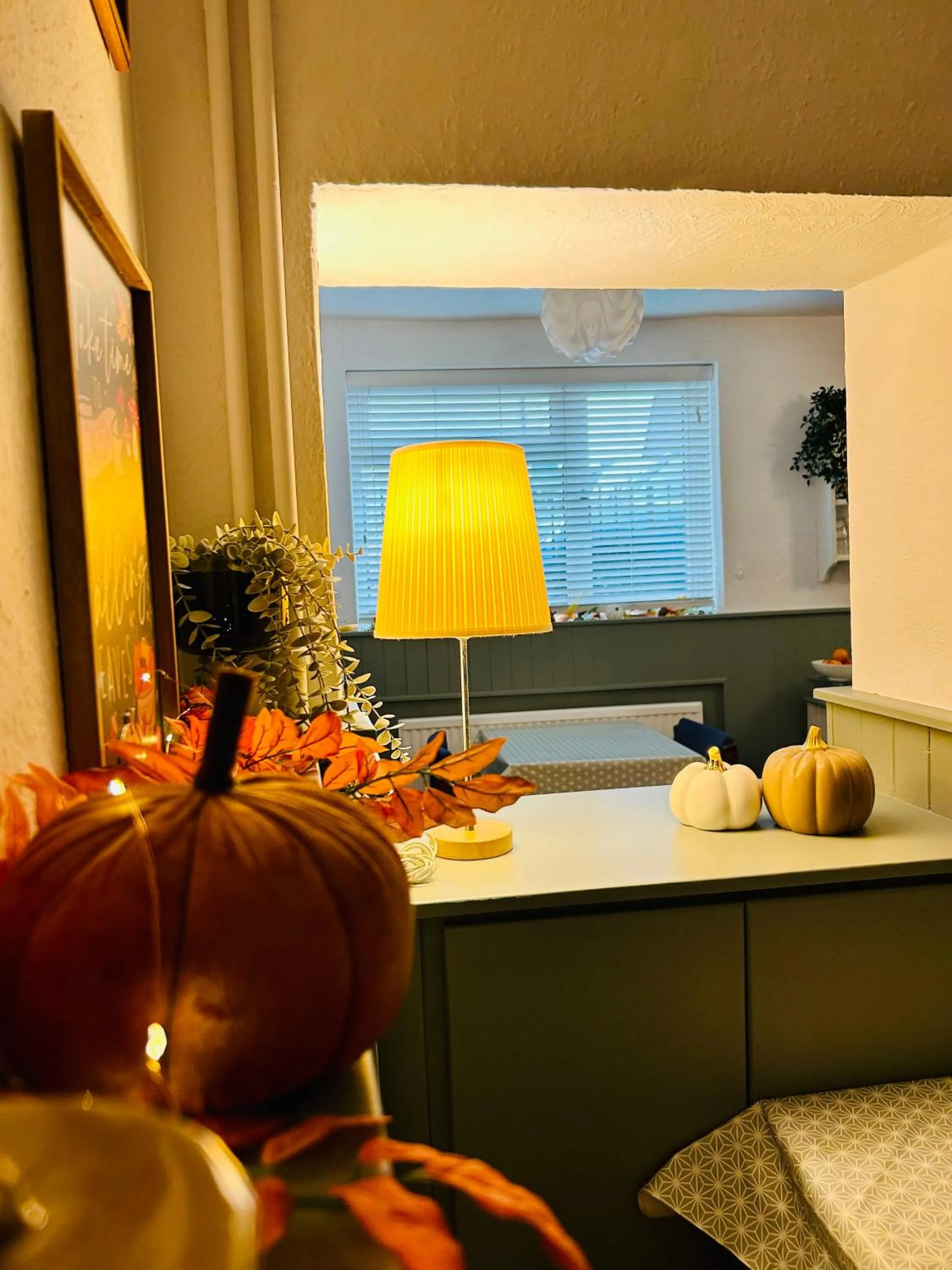 Restaurant/places to eat in Arden House