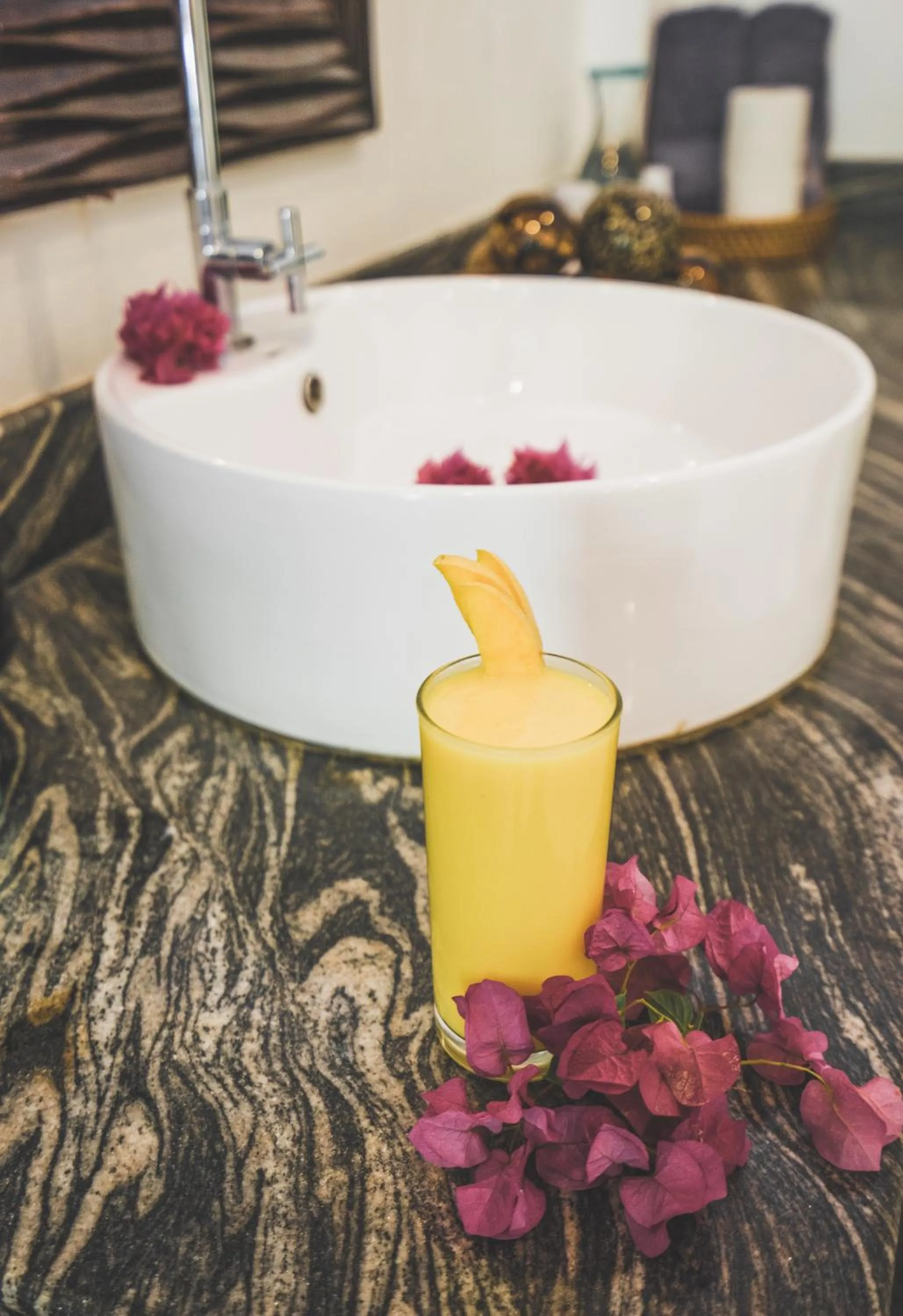 Bathroom in Evolution Dive and Beach Resort