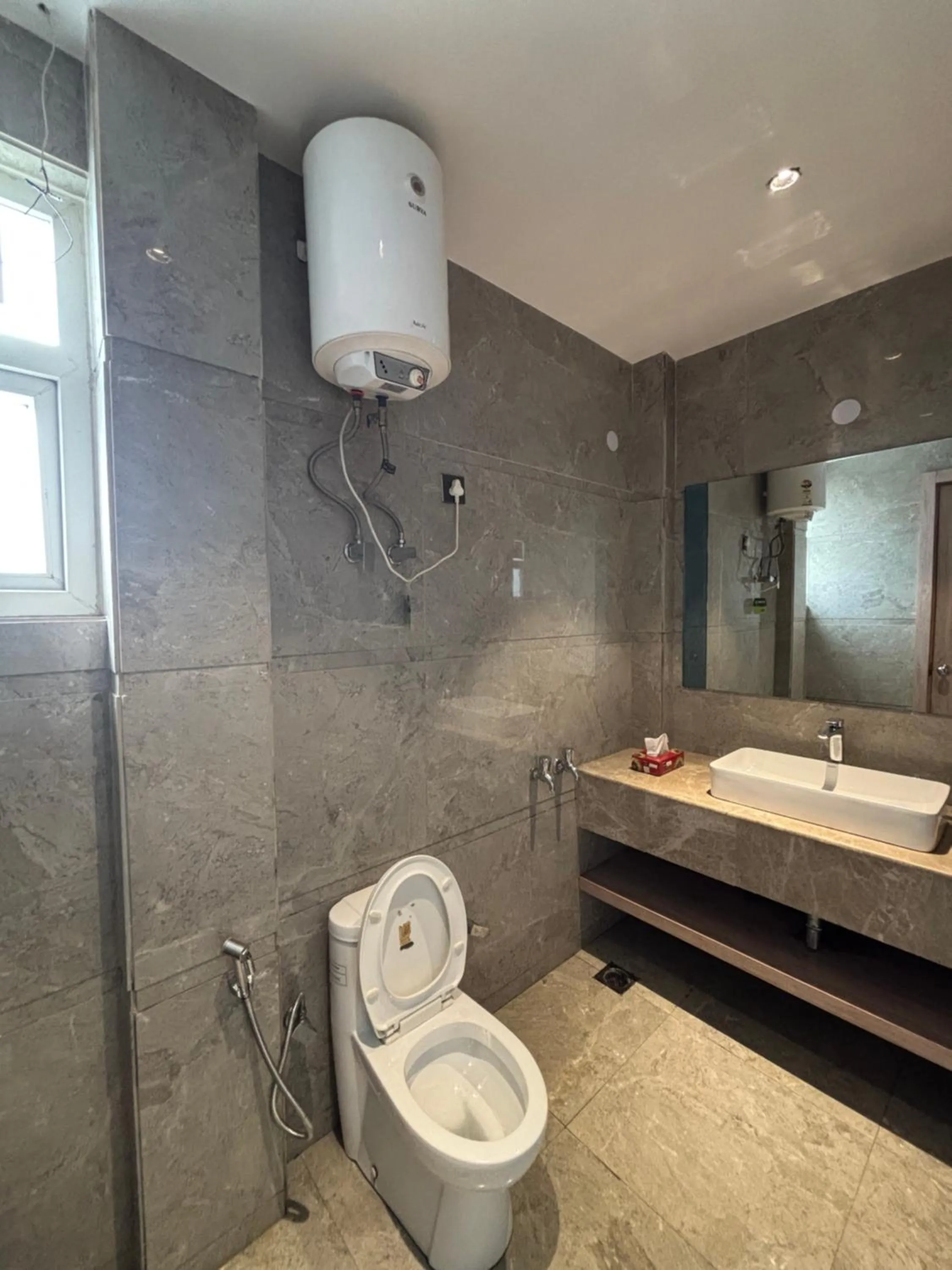 bidet in Housr Phase 1 Arjun Marg & Golf Course Road